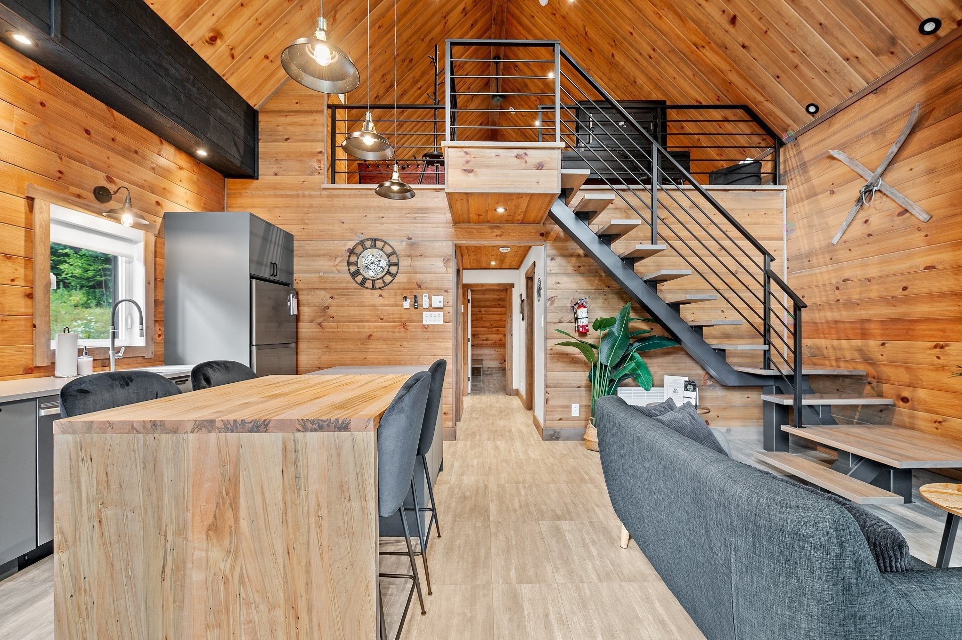 









580


Mtée Brien

,
Lac-Supérieur,




QC
J0T1J0

