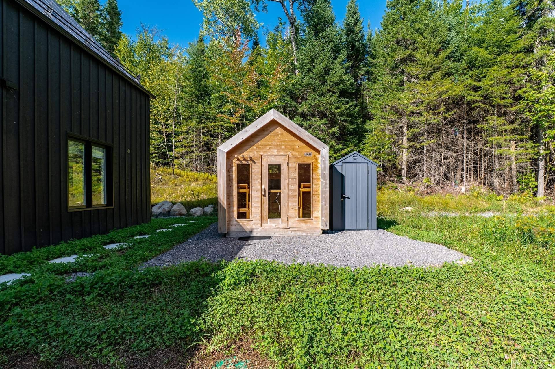 









580


Mtée Brien

,
Lac-Supérieur,




QC
J0T1J0

