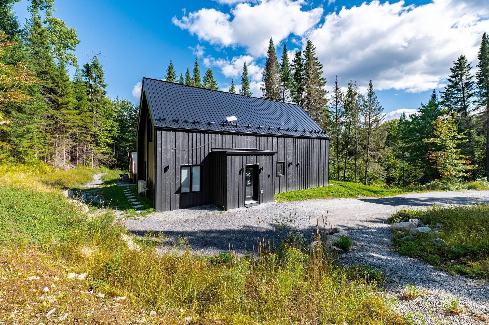 









580


Mtée Brien

,
Lac-Supérieur,




QC
J0T1J0

