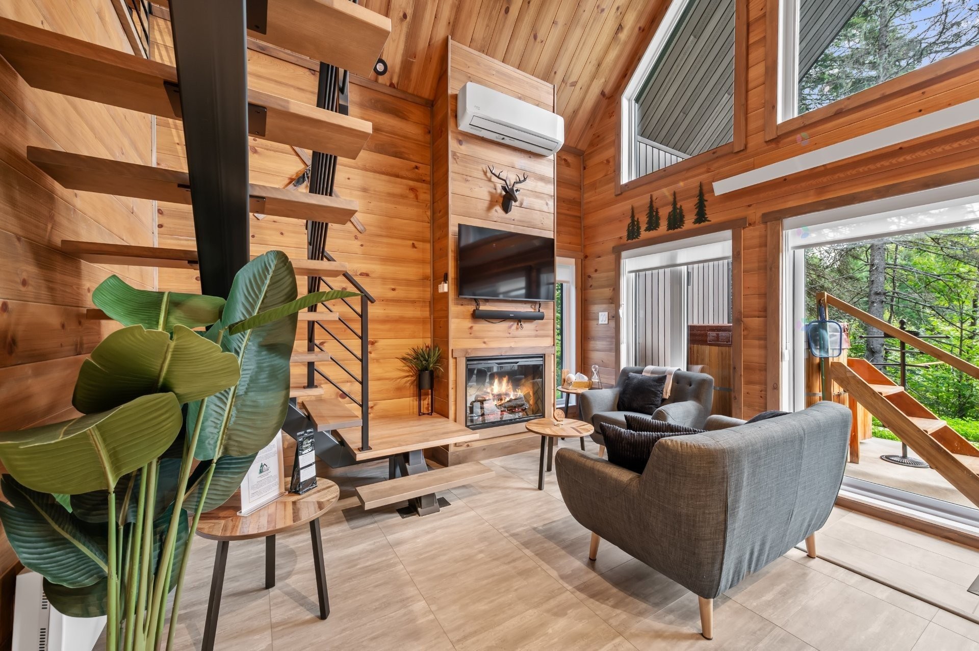 









580


Mtée Brien

,
Lac-Supérieur,




QC
J0T1J0

