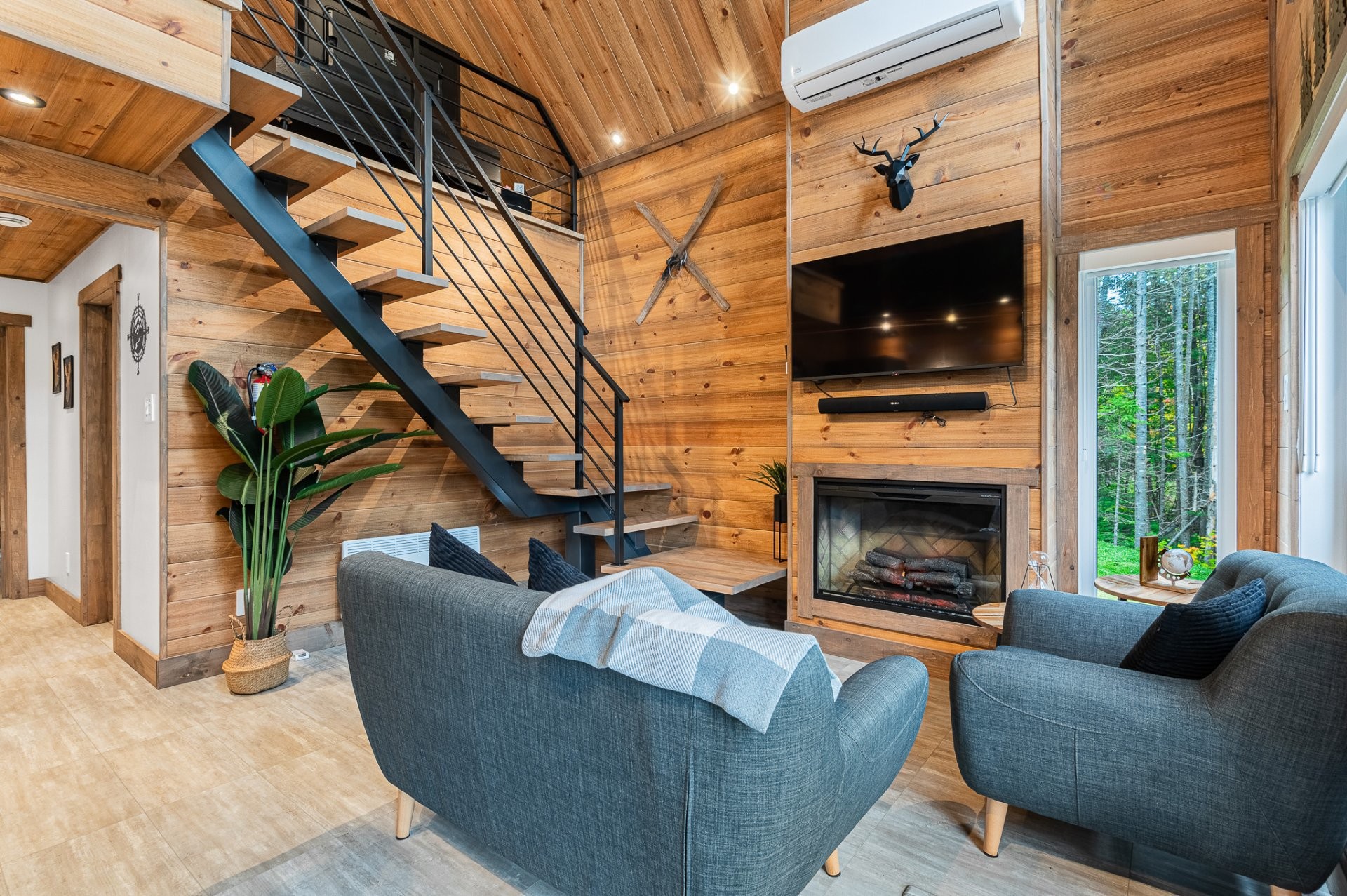 









580


Mtée Brien

,
Lac-Supérieur,




QC
J0T1J0


