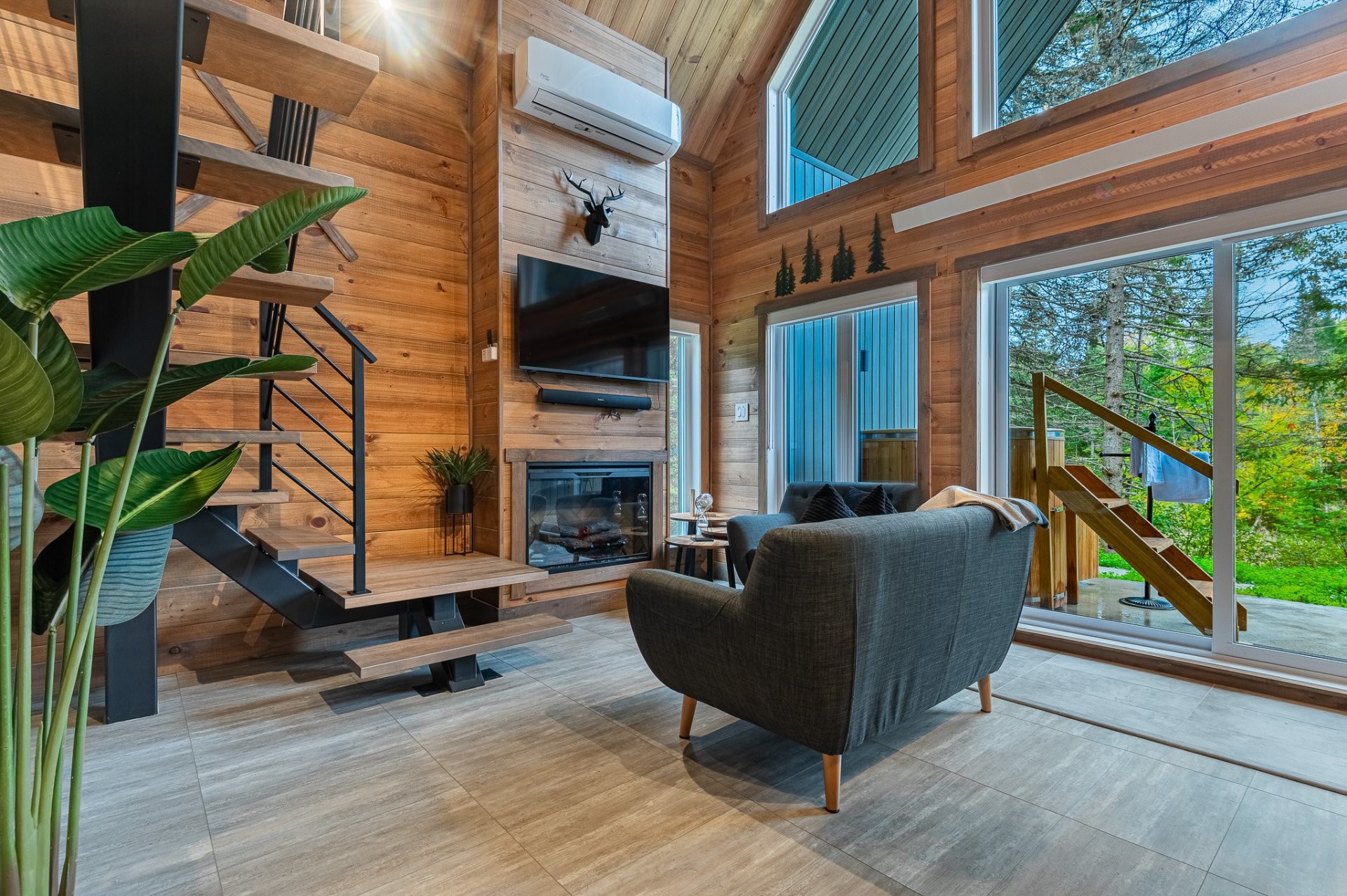 









580


Mtée Brien

,
Lac-Supérieur,




QC
J0T1J0

