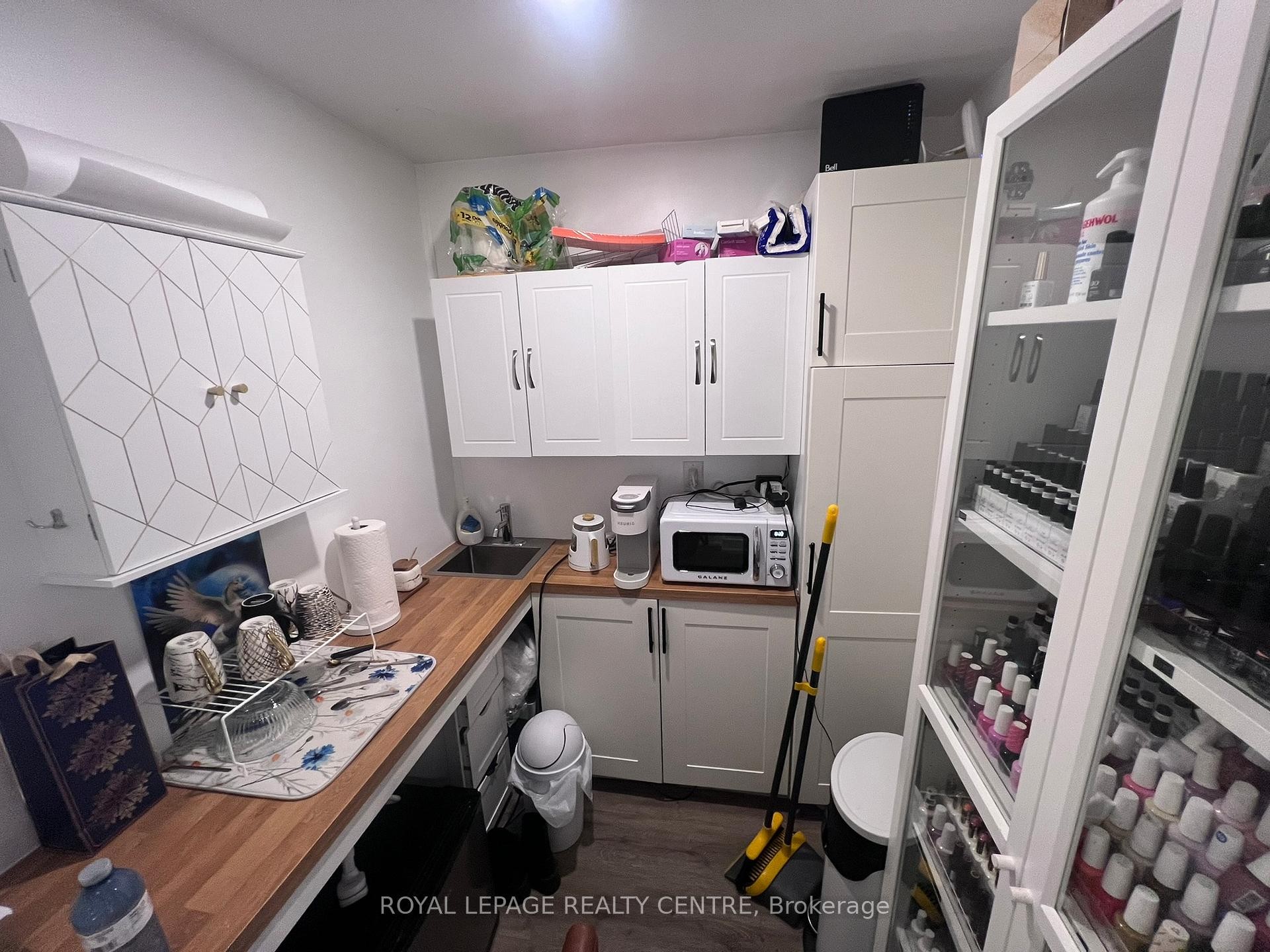 









745


Lakeshore

Road East,
Mississauga,




ON
L5E 1C6


