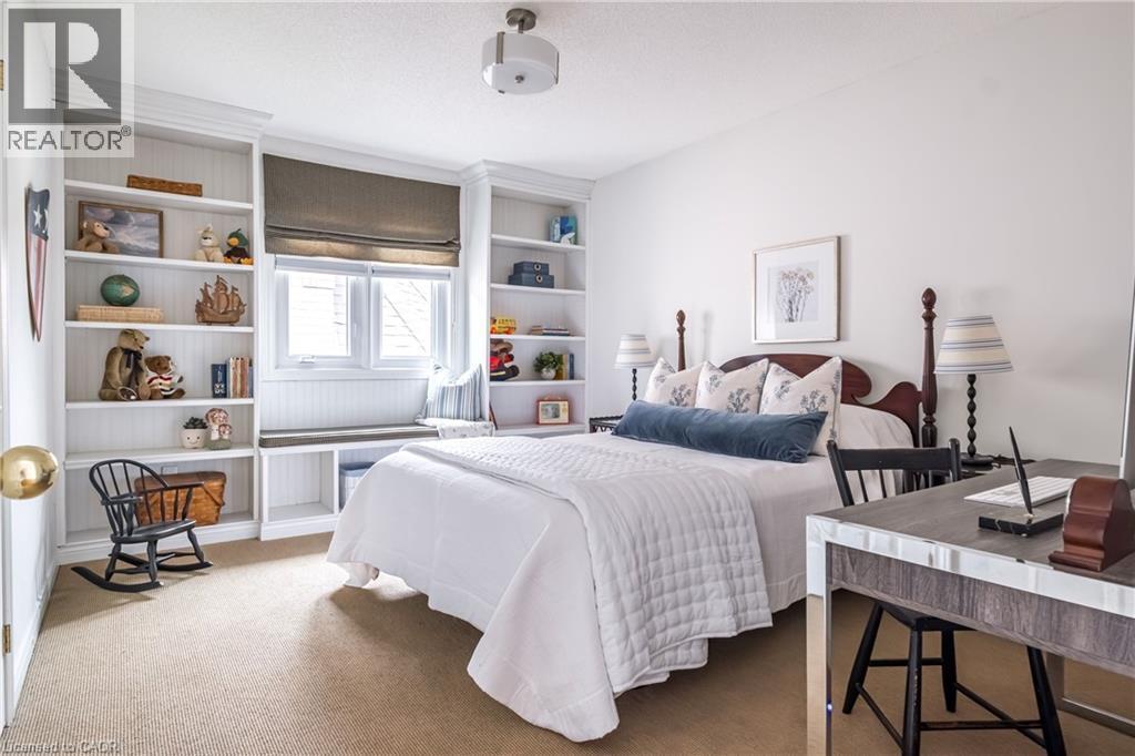 












1729 RIVERBEND Court

,
Mississauga,




Ontario
L5M5J1

