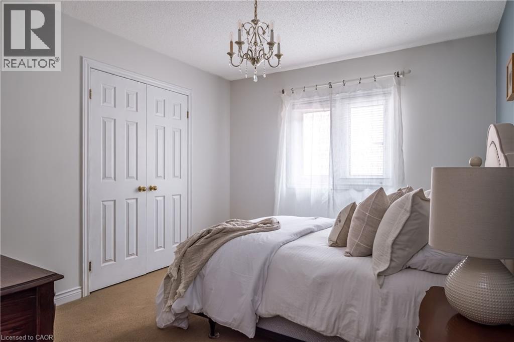 












1729 RIVERBEND Court

,
Mississauga,




Ontario
L5M5J1

