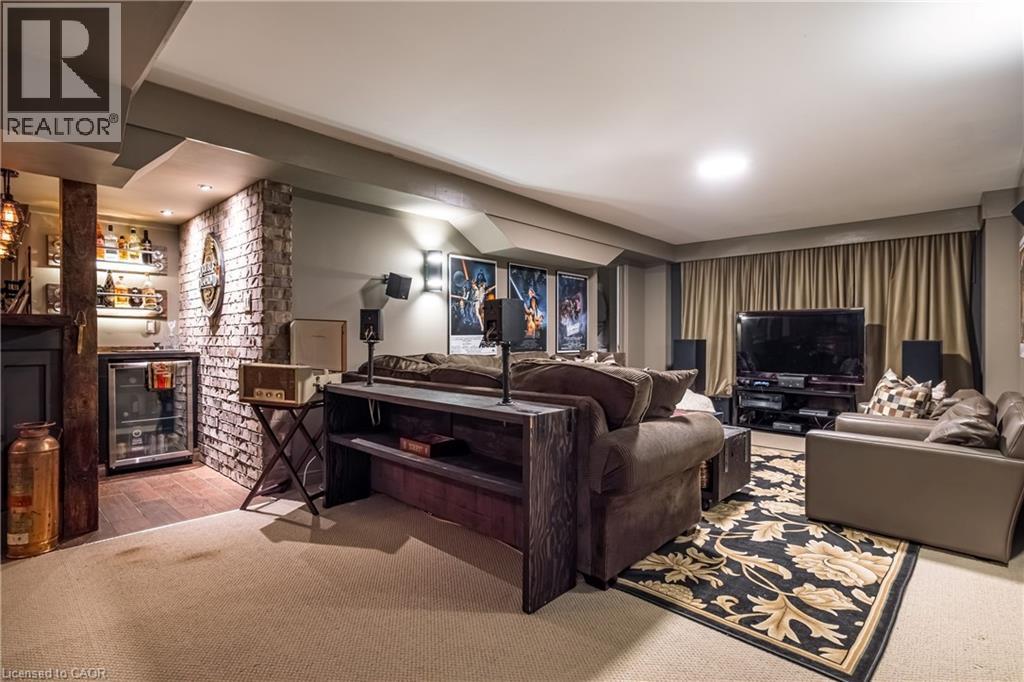 












1729 RIVERBEND Court

,
Mississauga,




Ontario
L5M5J1

