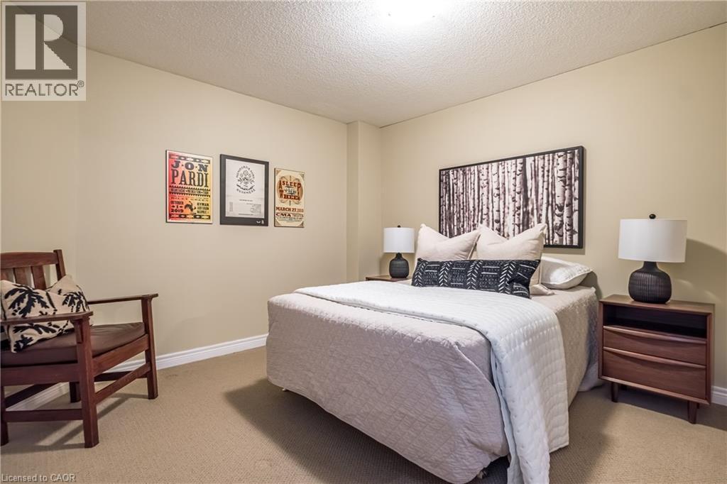 












1729 RIVERBEND Court

,
Mississauga,




Ontario
L5M5J1

