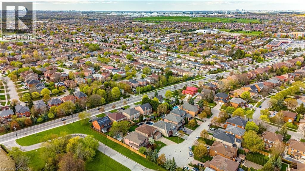 












1729 RIVERBEND Court

,
Mississauga,




Ontario
L5M5J1

