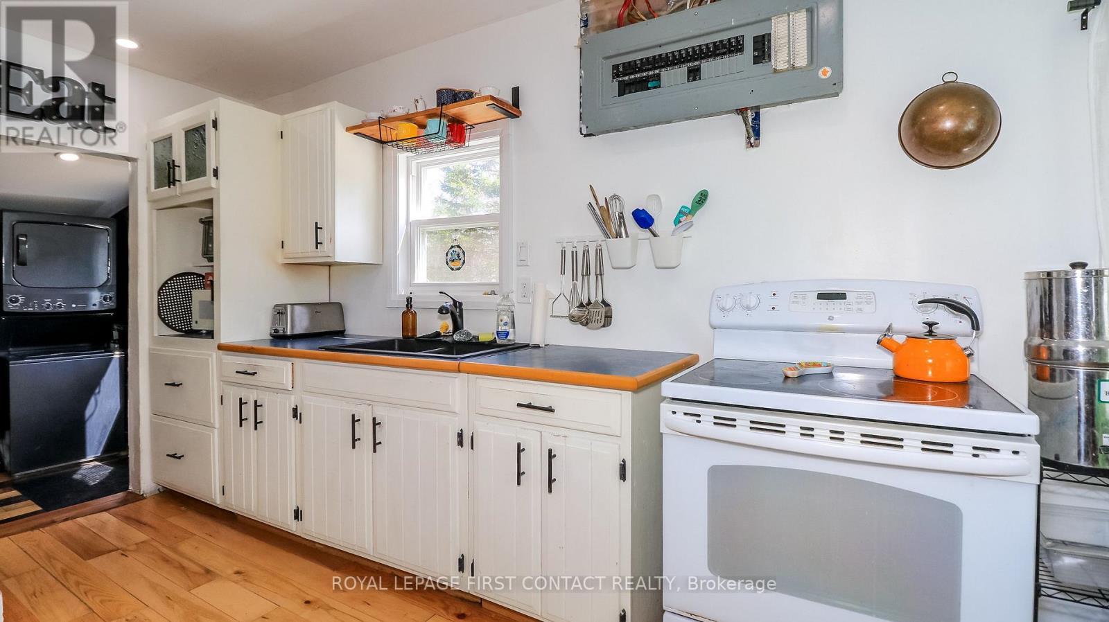 












8332 MAIN STREET

,
Adjala-Tosorontio,




Ontario
L0M1M0

