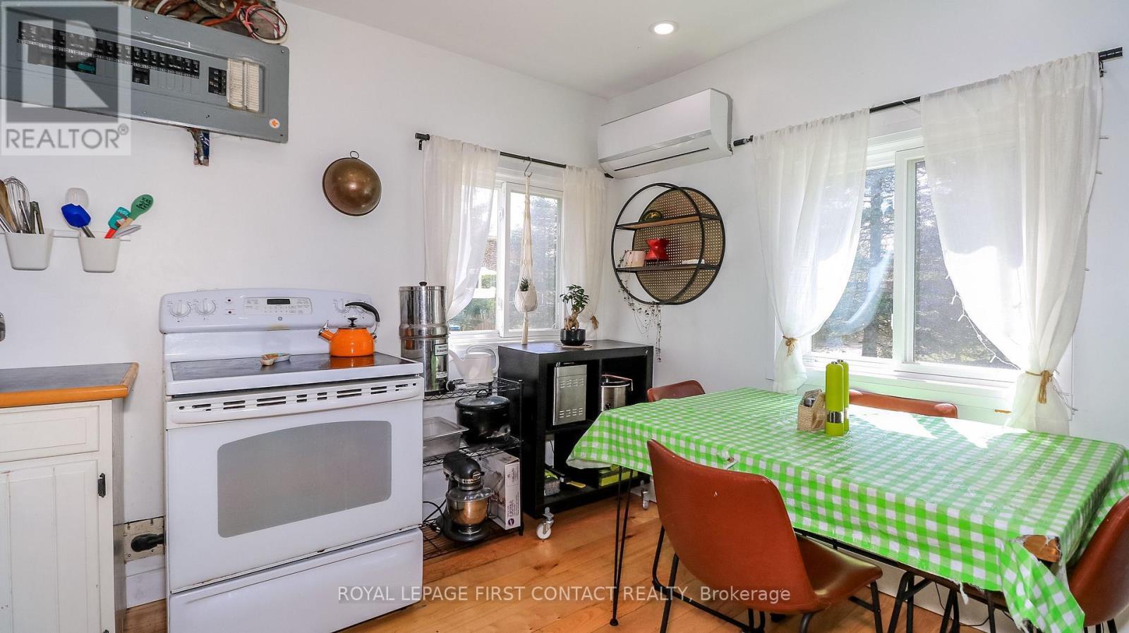












8332 MAIN STREET

,
Adjala-Tosorontio,




Ontario
L0M1M0

