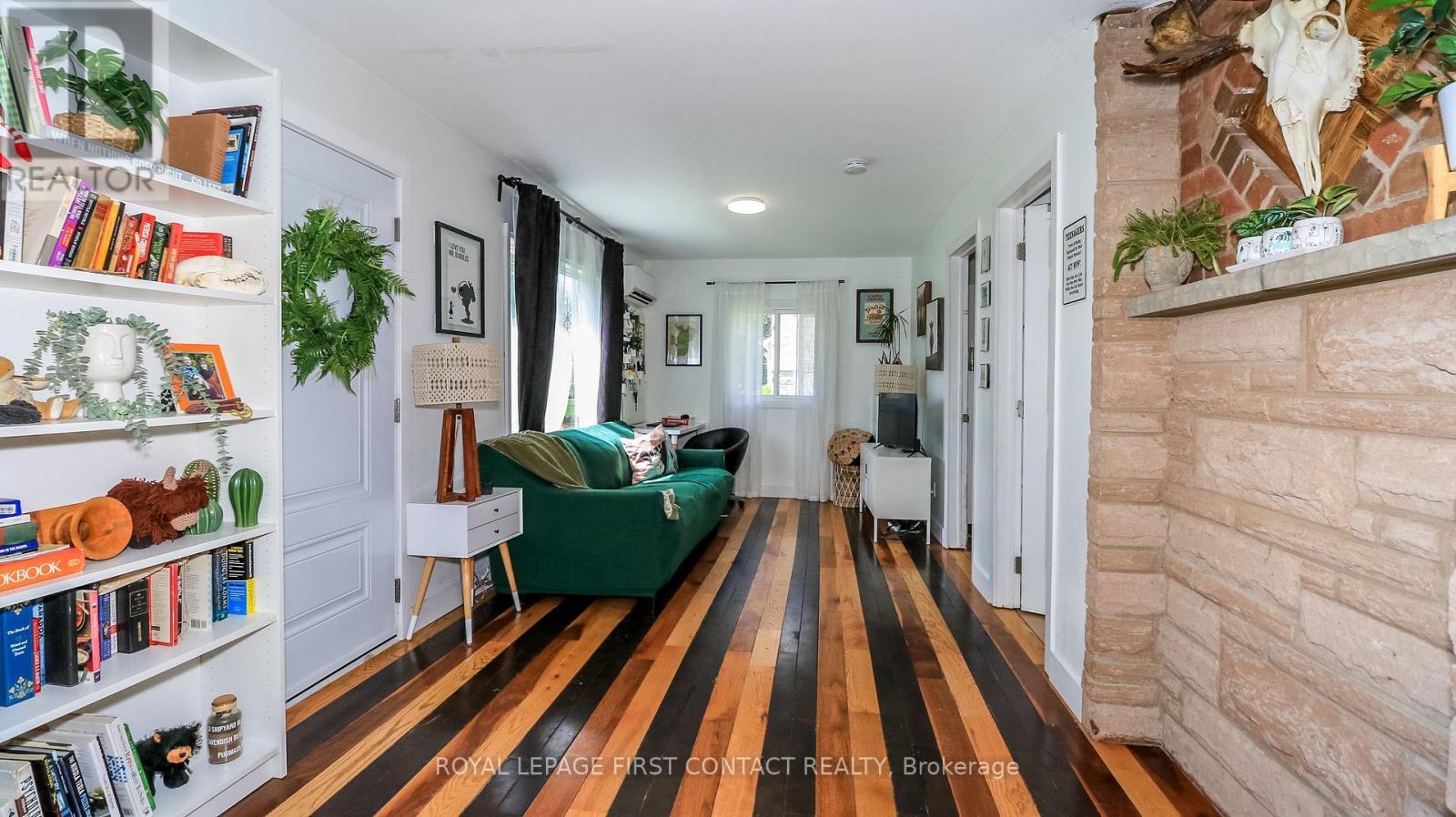 












8332 MAIN STREET

,
Adjala-Tosorontio,




Ontario
L0M1M0


