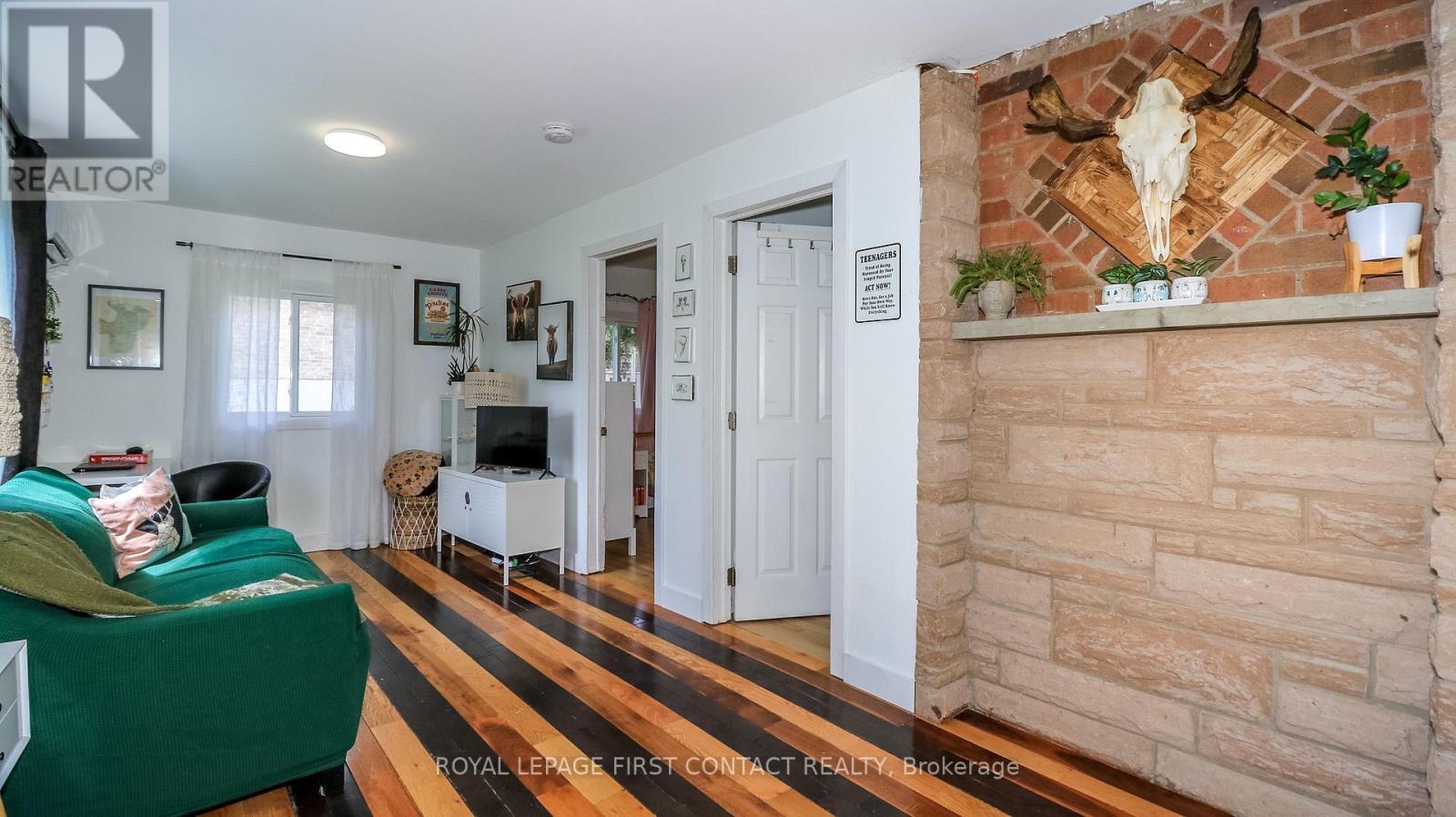 












8332 MAIN STREET

,
Adjala-Tosorontio,




Ontario
L0M1M0

