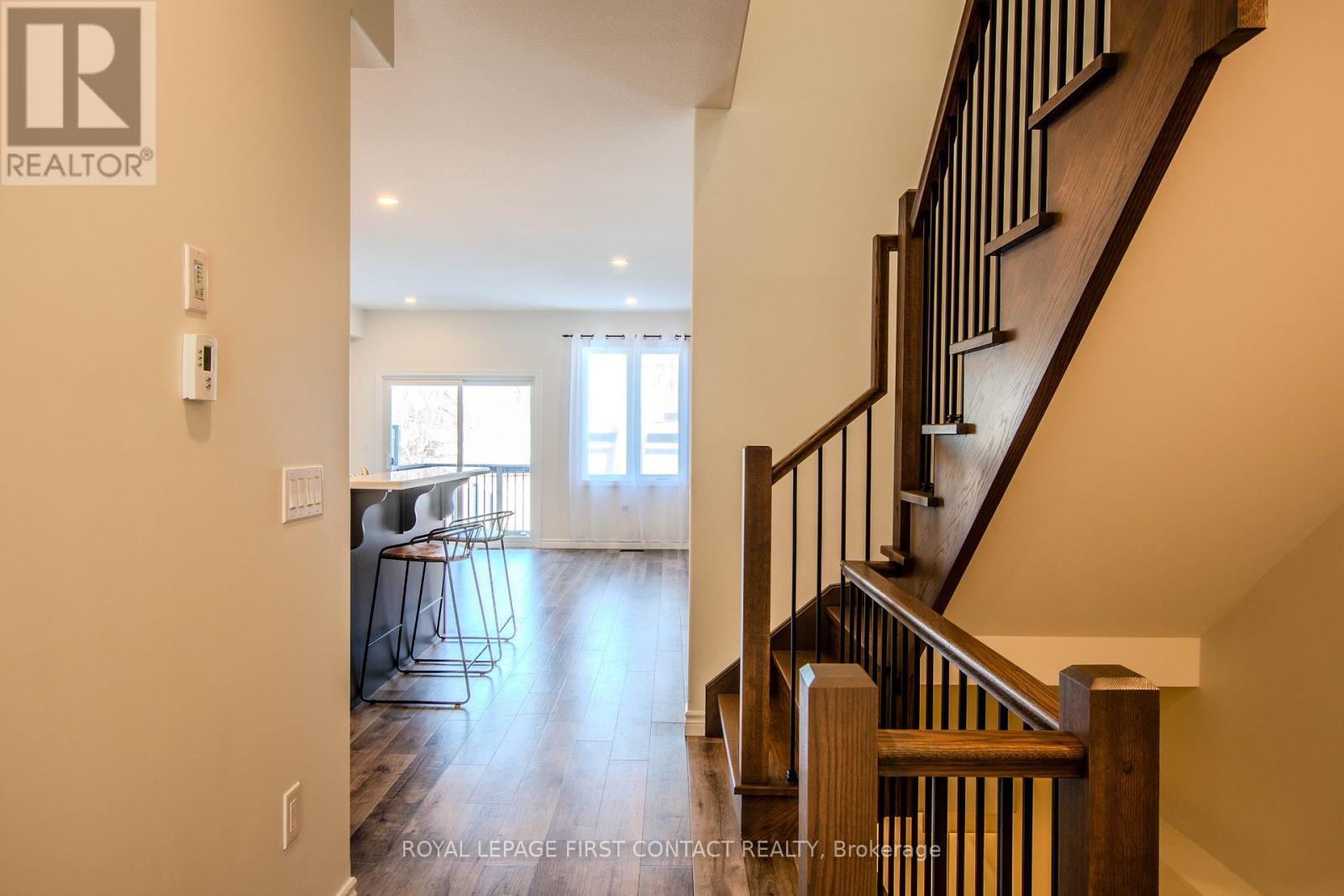 












144 MEMORIAL AVENUE

,
Orillia,




Ontario
L3C5X2

