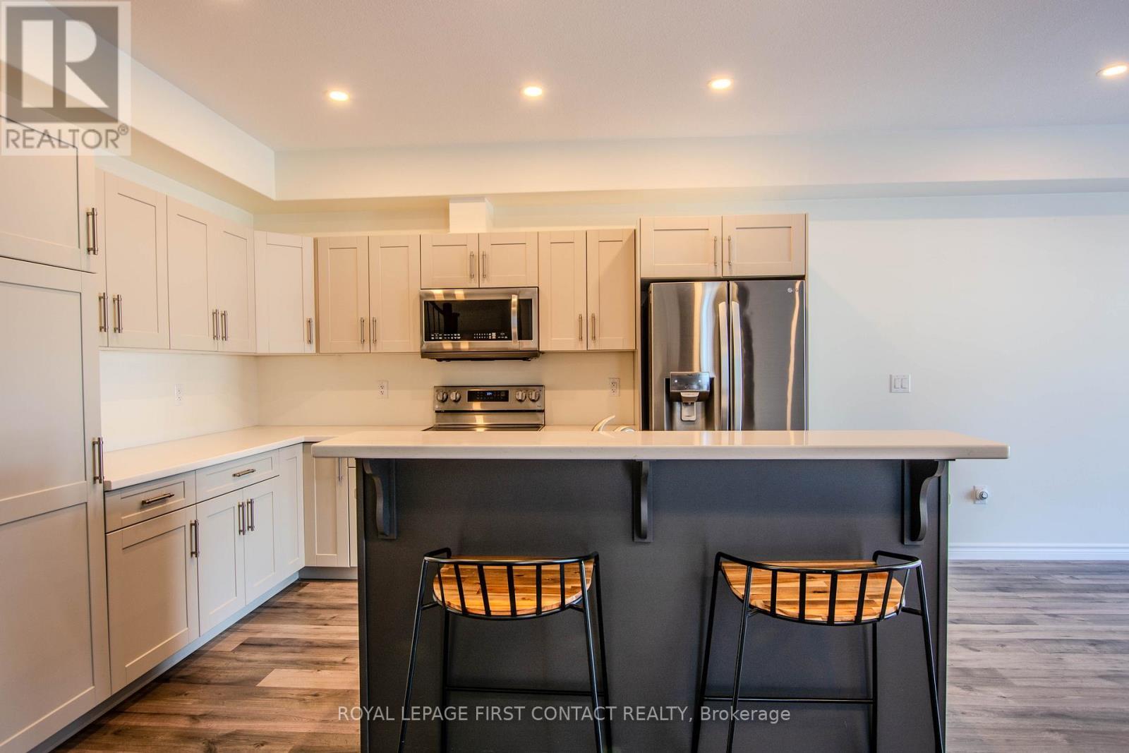 












144 MEMORIAL AVENUE

,
Orillia,




Ontario
L3C5X2

