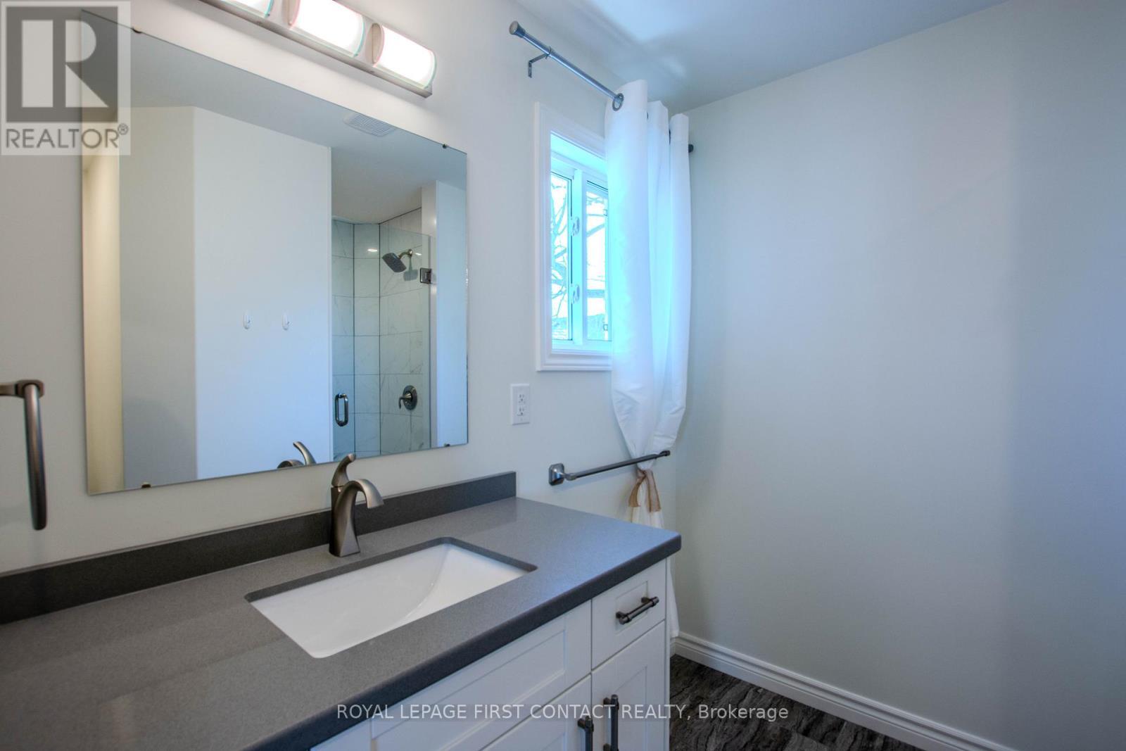 












144 MEMORIAL AVENUE

,
Orillia,




Ontario
L3C5X2

