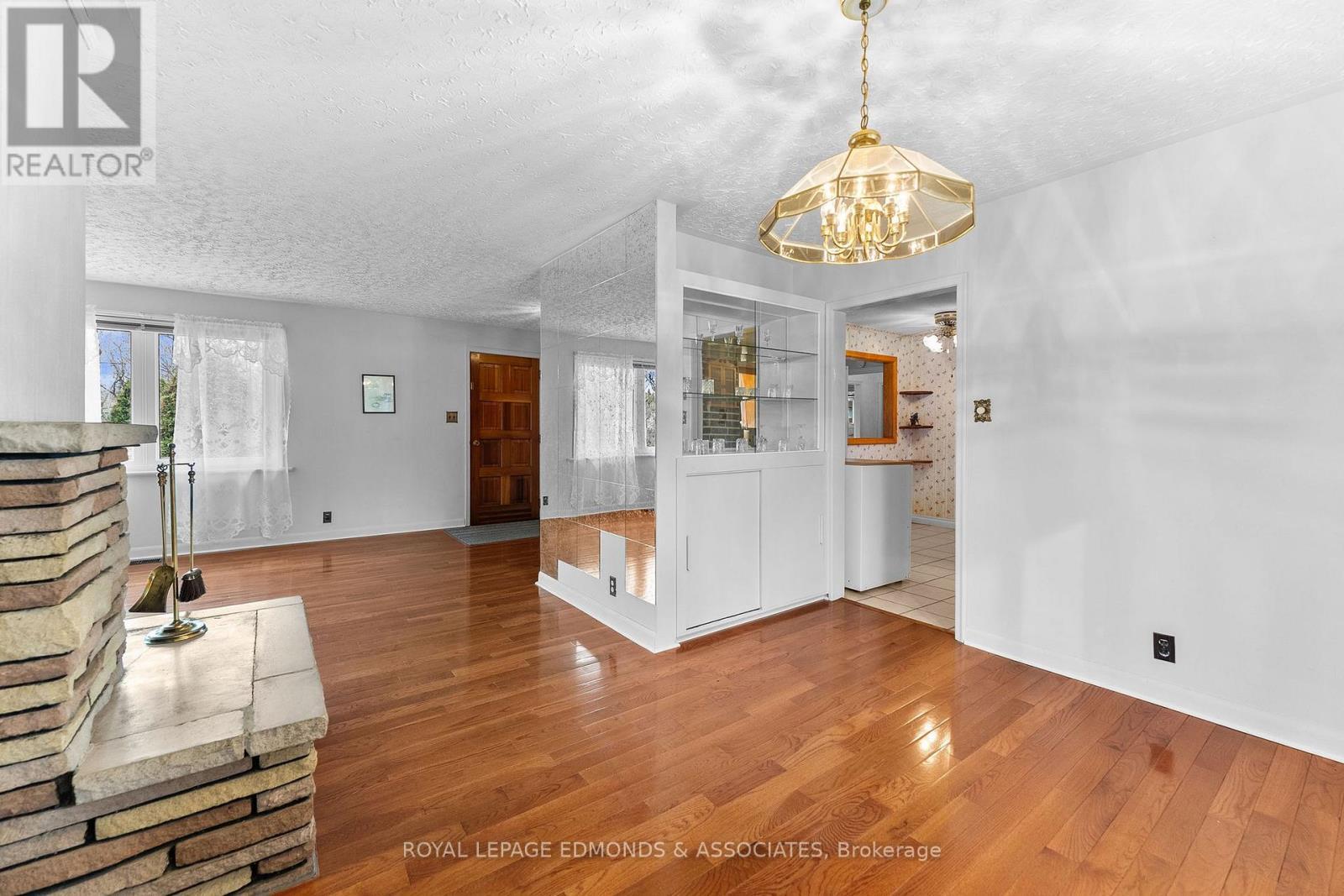 












499 BOUNDARY ROAD E

,
Pembroke,




Ontario
K8A6L7

