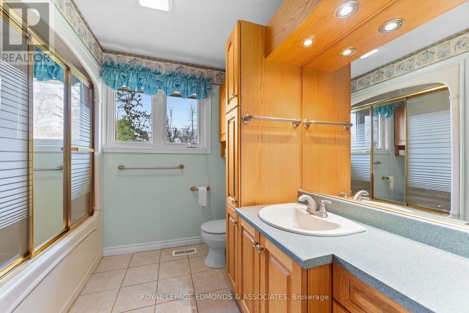 












499 BOUNDARY ROAD E

,
Pembroke,




Ontario
K8A6L7


