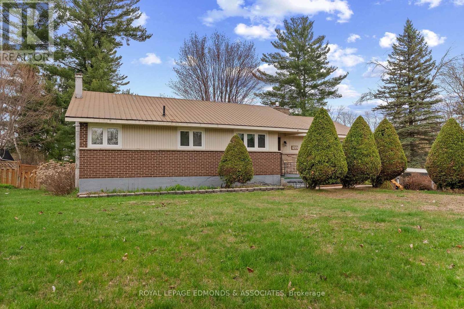 












499 BOUNDARY ROAD E

,
Pembroke,




Ontario
K8A6L7

