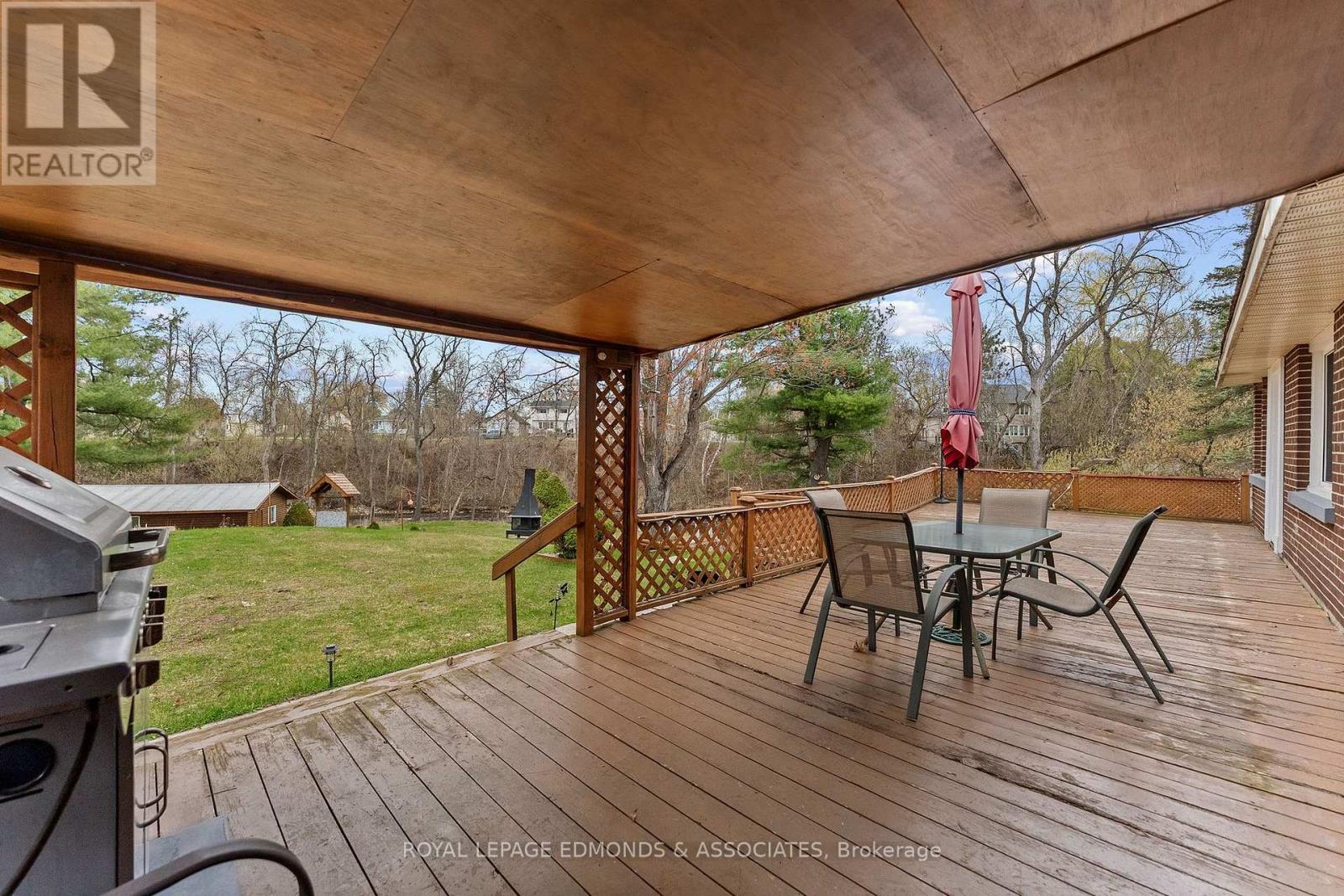 












499 BOUNDARY ROAD E

,
Pembroke,




Ontario
K8A6L7

