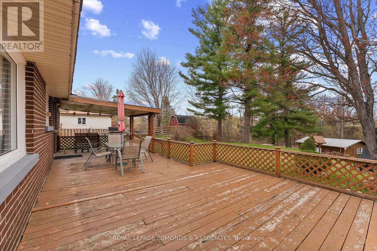 












499 BOUNDARY ROAD E

,
Pembroke,




Ontario
K8A6L7

