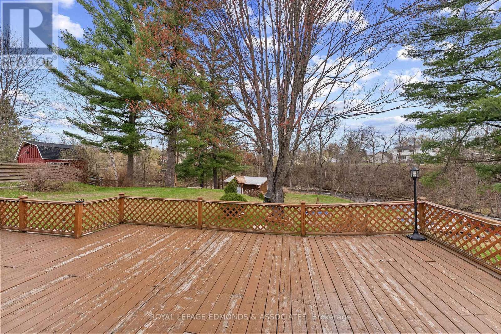 












499 BOUNDARY ROAD E

,
Pembroke,




Ontario
K8A6L7

