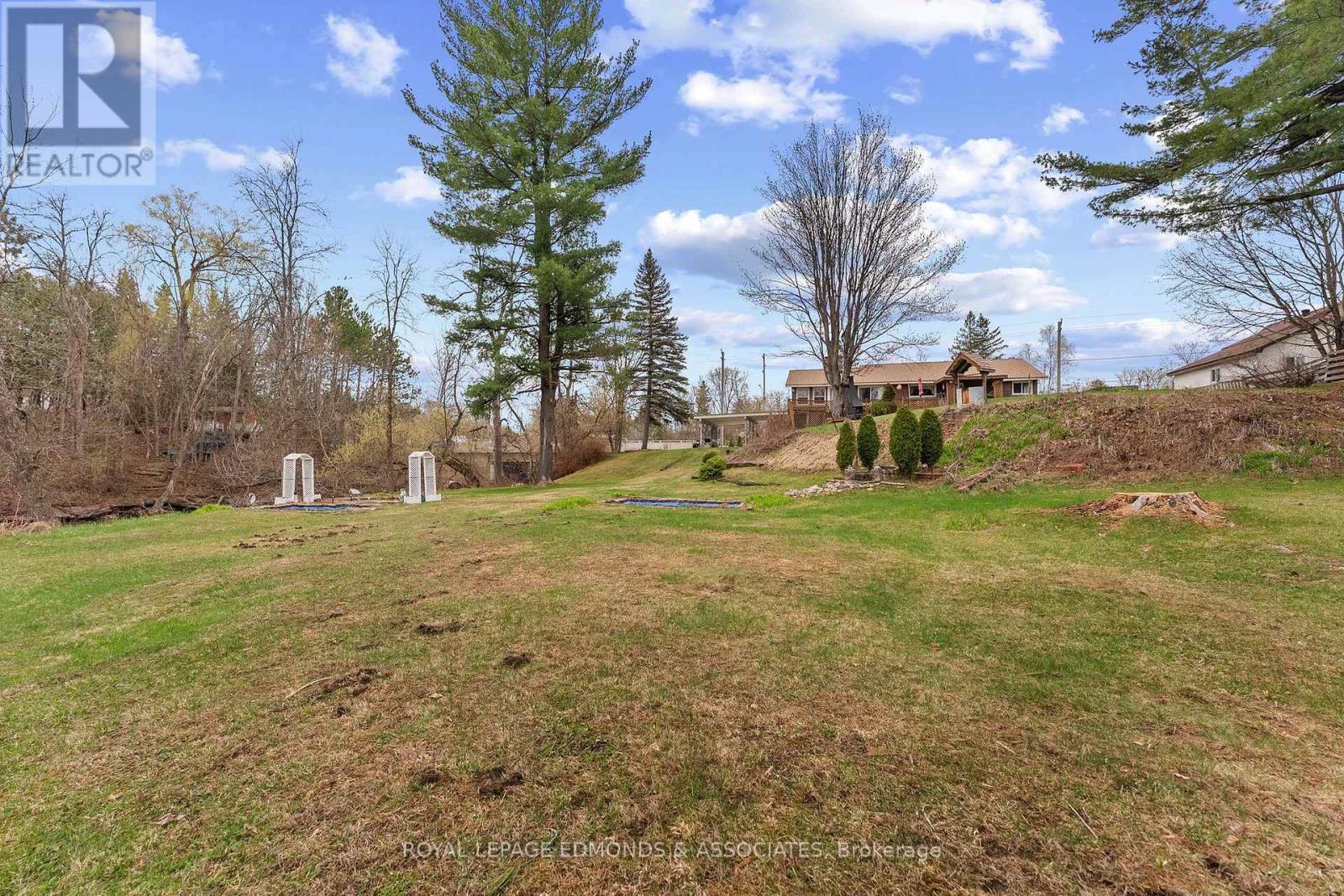 












499 BOUNDARY ROAD E

,
Pembroke,




Ontario
K8A6L7

