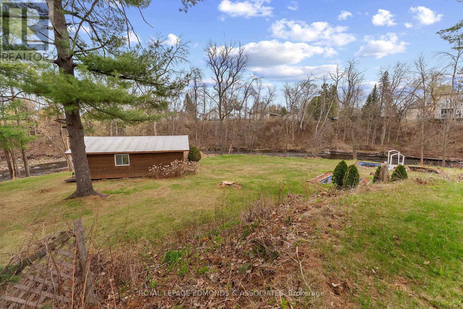 












499 BOUNDARY ROAD E

,
Pembroke,




Ontario
K8A6L7

