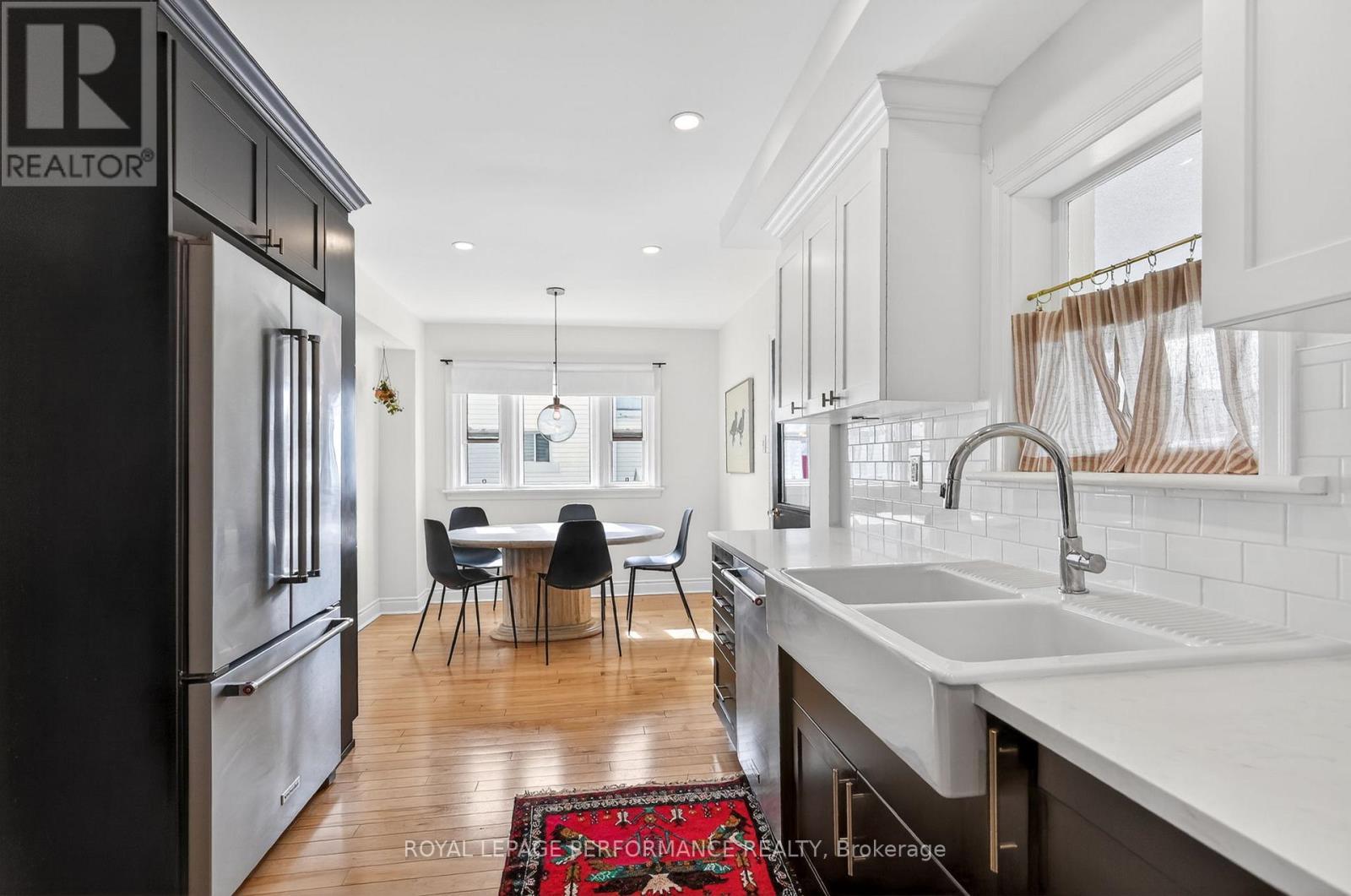 












317 SHAKESPEARE STREET

,
Ottawa,




Ontario
K1L5M1

