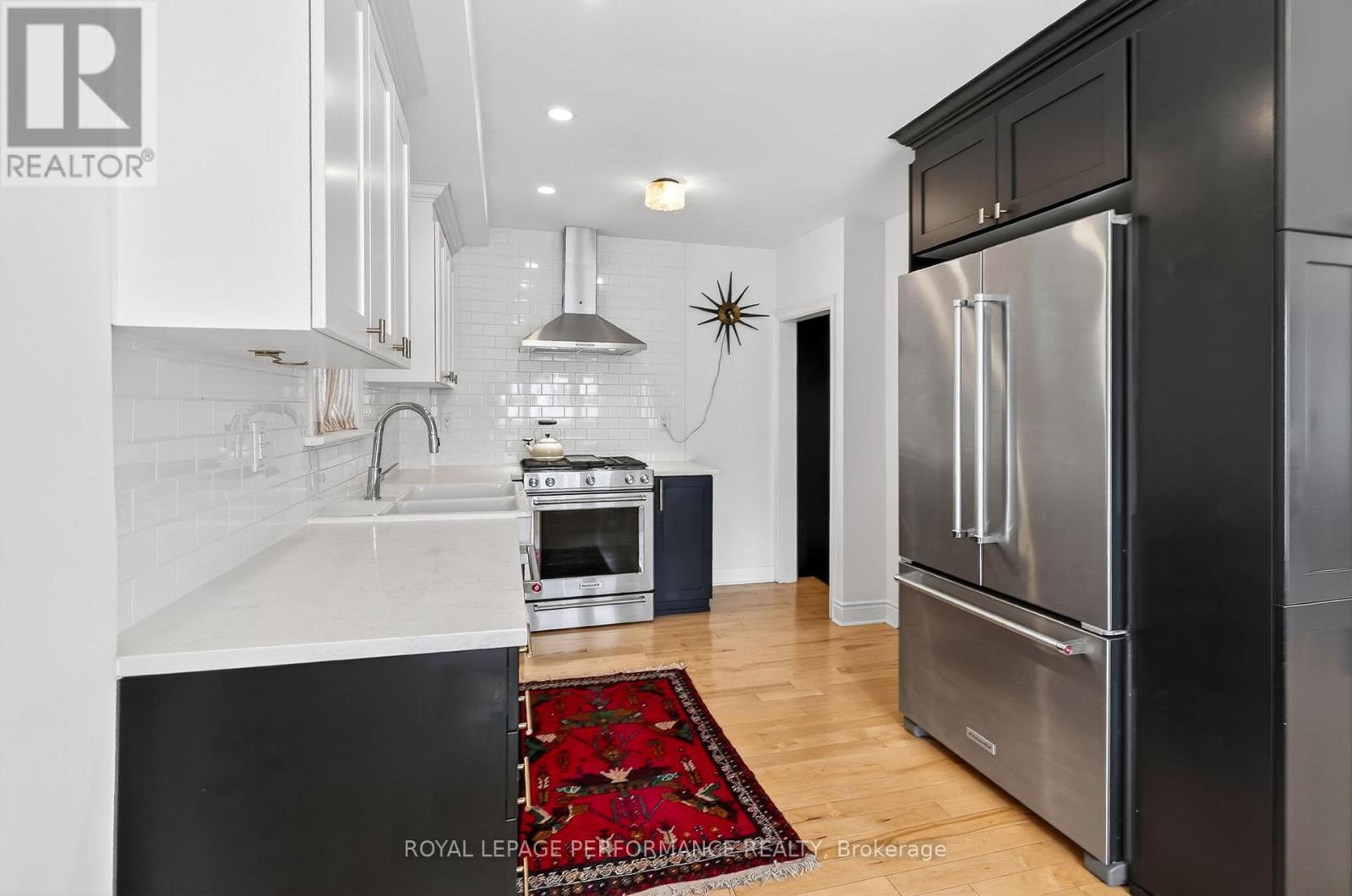 












317 SHAKESPEARE STREET

,
Ottawa,




Ontario
K1L5M1

