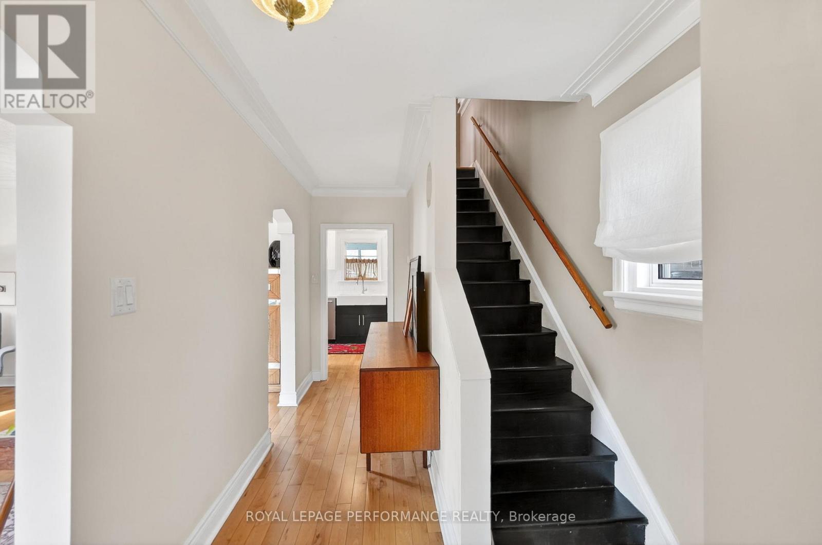 












317 SHAKESPEARE STREET

,
Ottawa,




Ontario
K1L5M1

