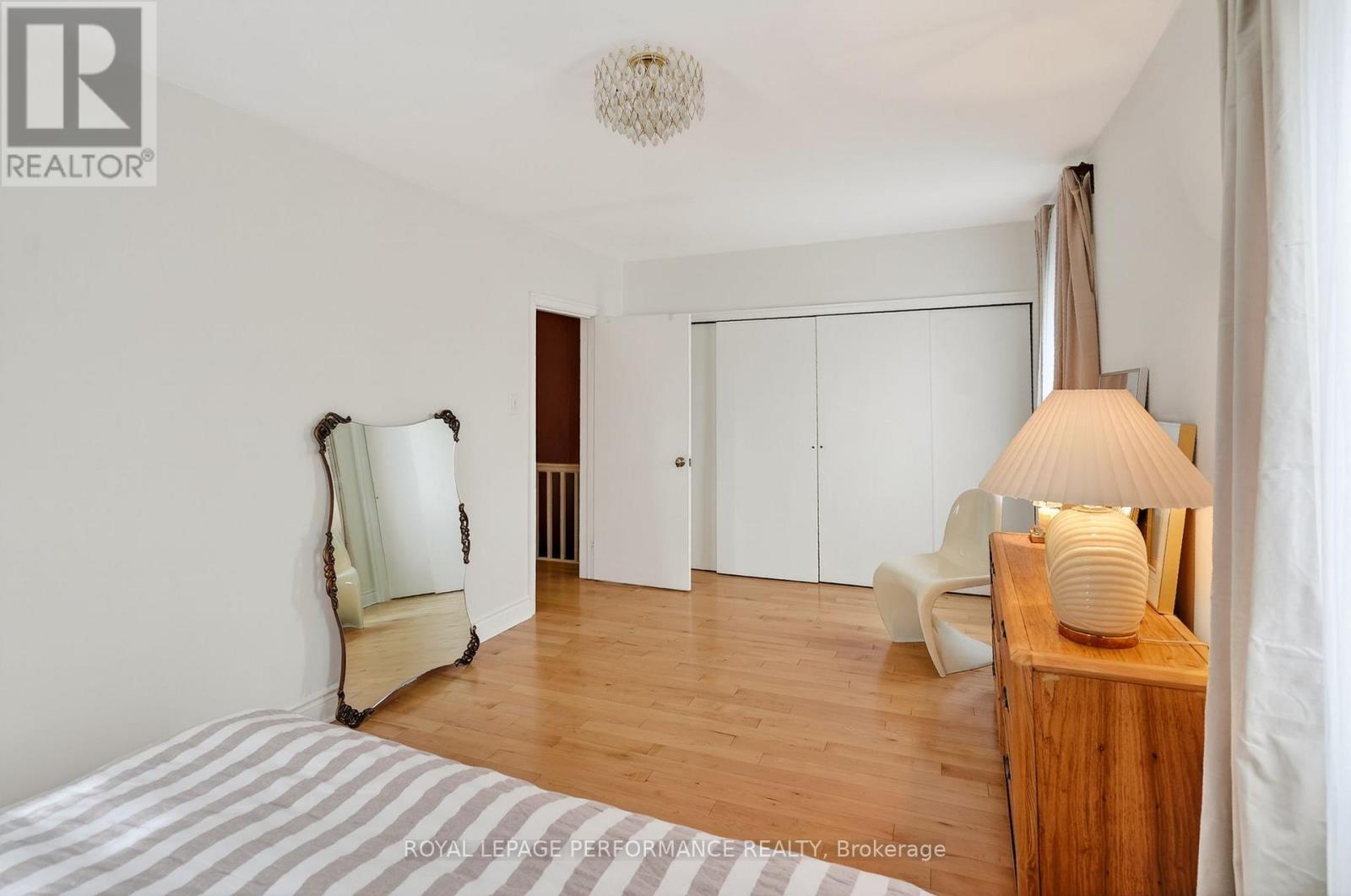 












317 SHAKESPEARE STREET

,
Ottawa,




Ontario
K1L5M1

