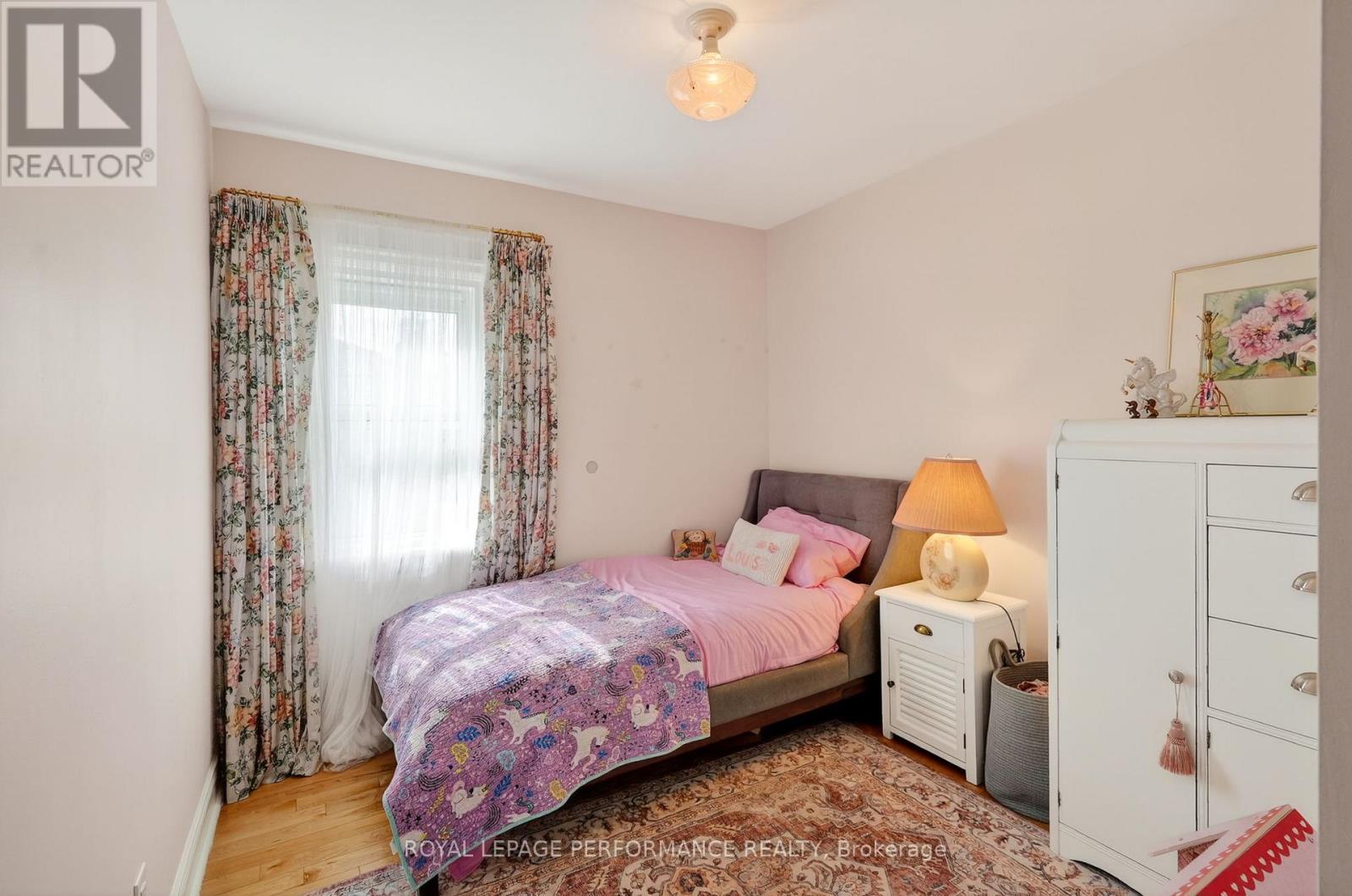 












317 SHAKESPEARE STREET

,
Ottawa,




Ontario
K1L5M1

