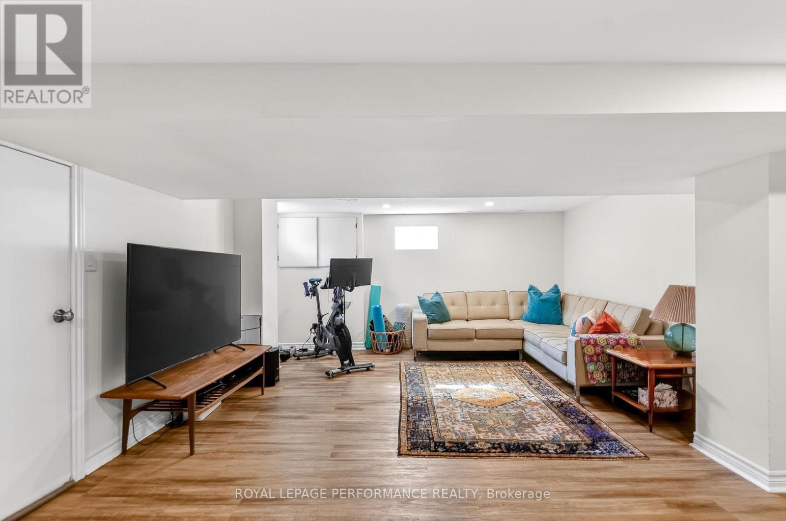 












317 SHAKESPEARE STREET

,
Ottawa,




Ontario
K1L5M1

