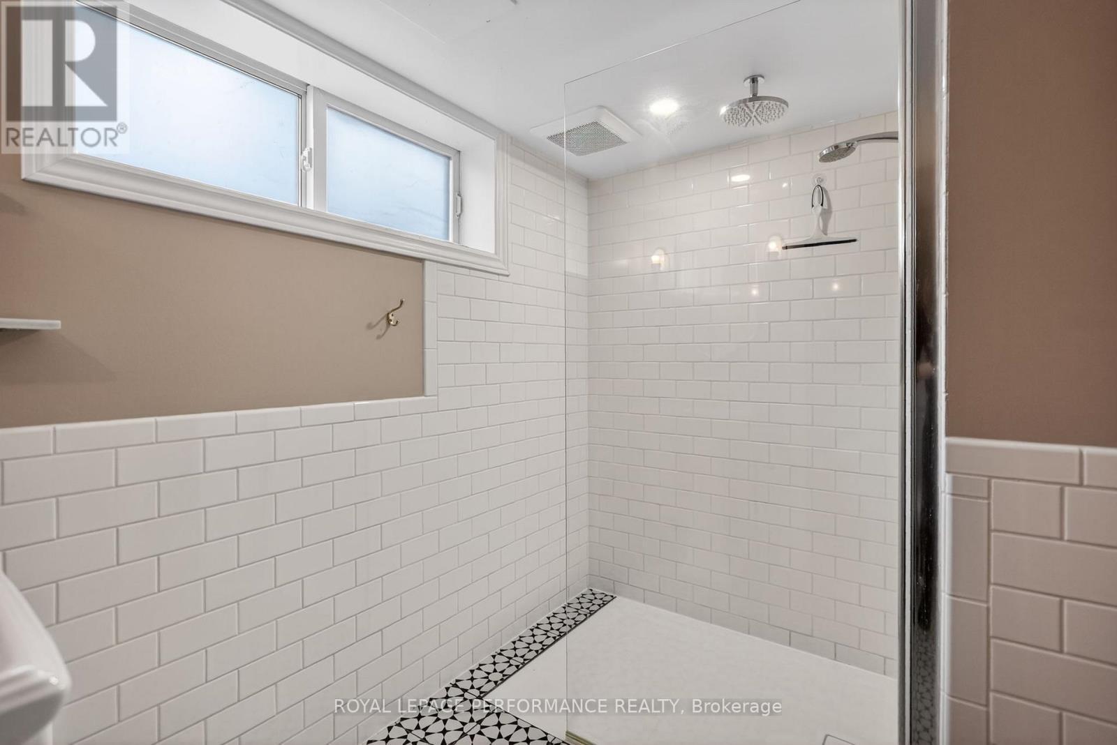 












317 SHAKESPEARE STREET

,
Ottawa,




Ontario
K1L5M1

