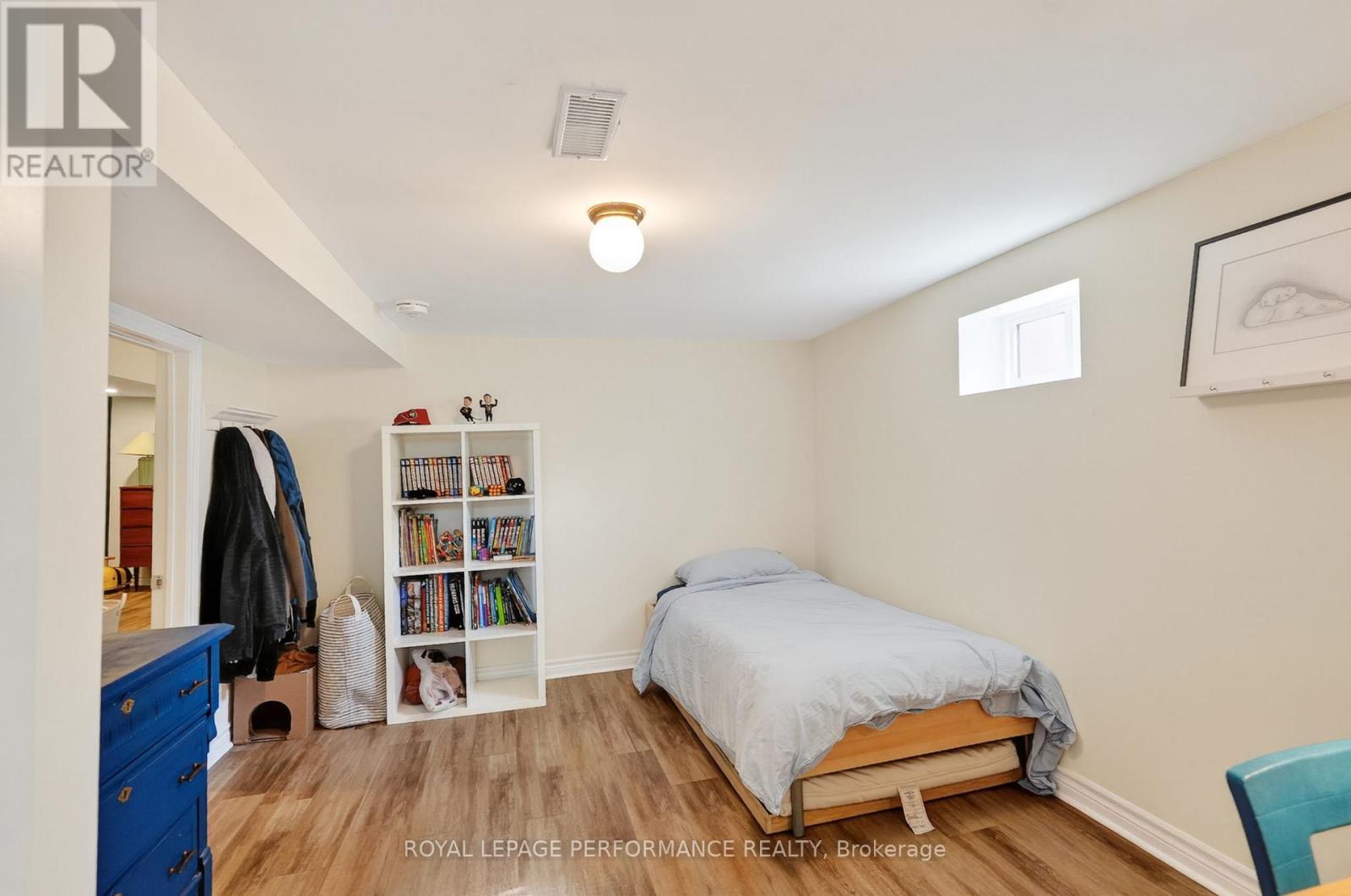 












317 SHAKESPEARE STREET

,
Ottawa,




Ontario
K1L5M1

