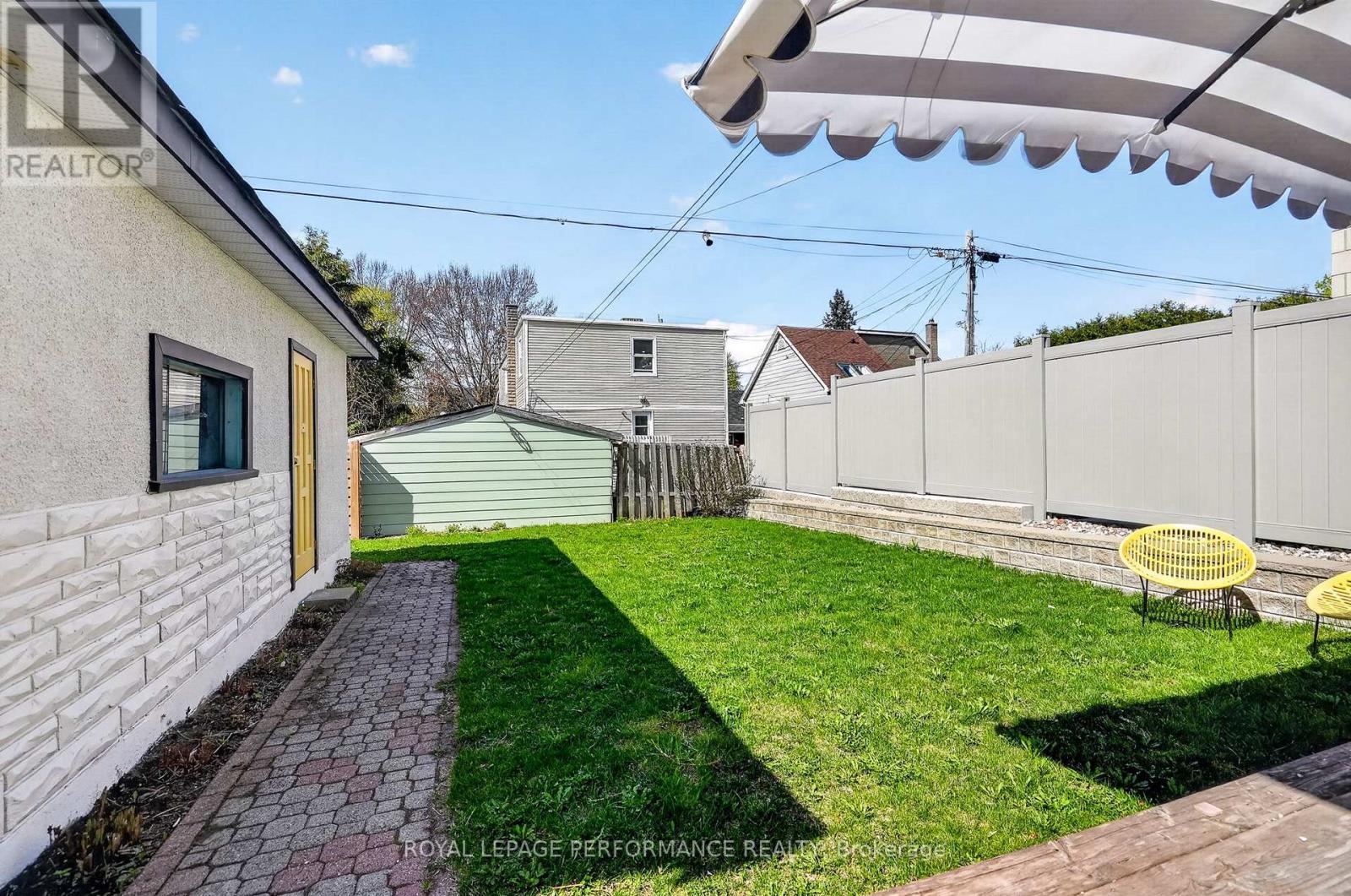 












317 SHAKESPEARE STREET

,
Ottawa,




Ontario
K1L5M1

