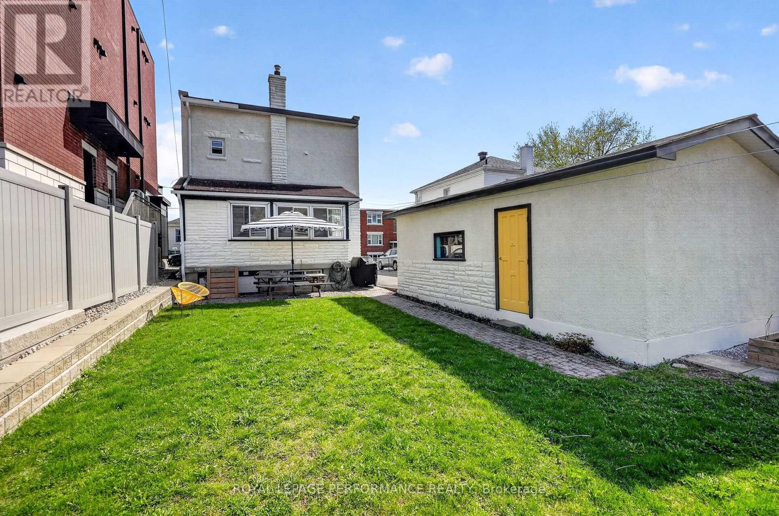 












317 SHAKESPEARE STREET

,
Ottawa,




Ontario
K1L5M1

