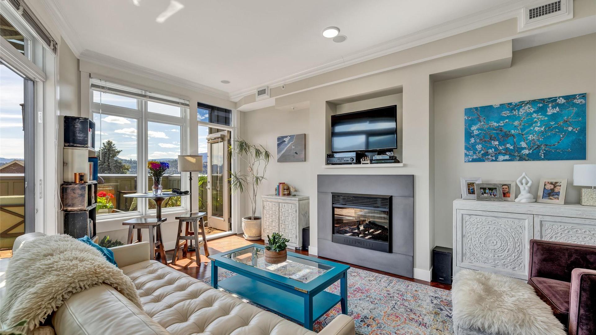 









2901


Abbott

Street, 305,
Kelowna,




BC
V1Y 1G7

