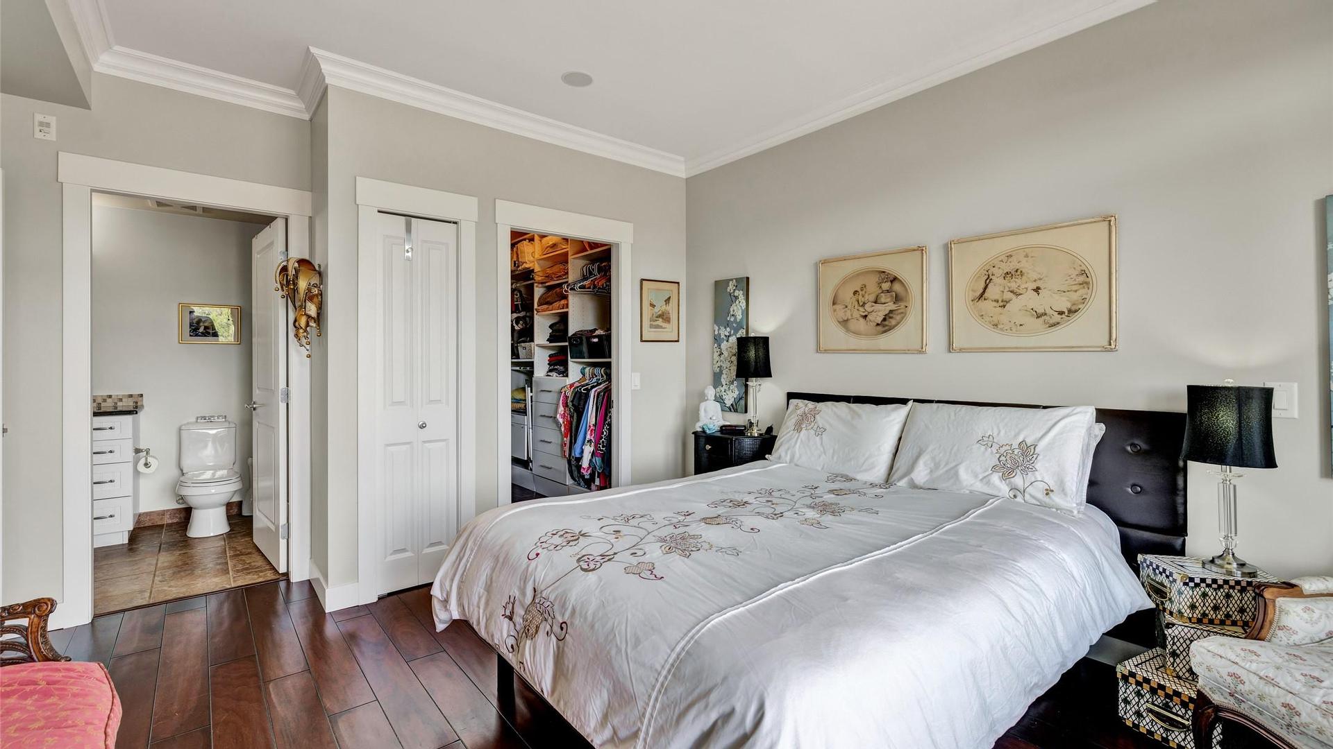 









2901


Abbott

Street, 305,
Kelowna,




BC
V1Y 1G7

