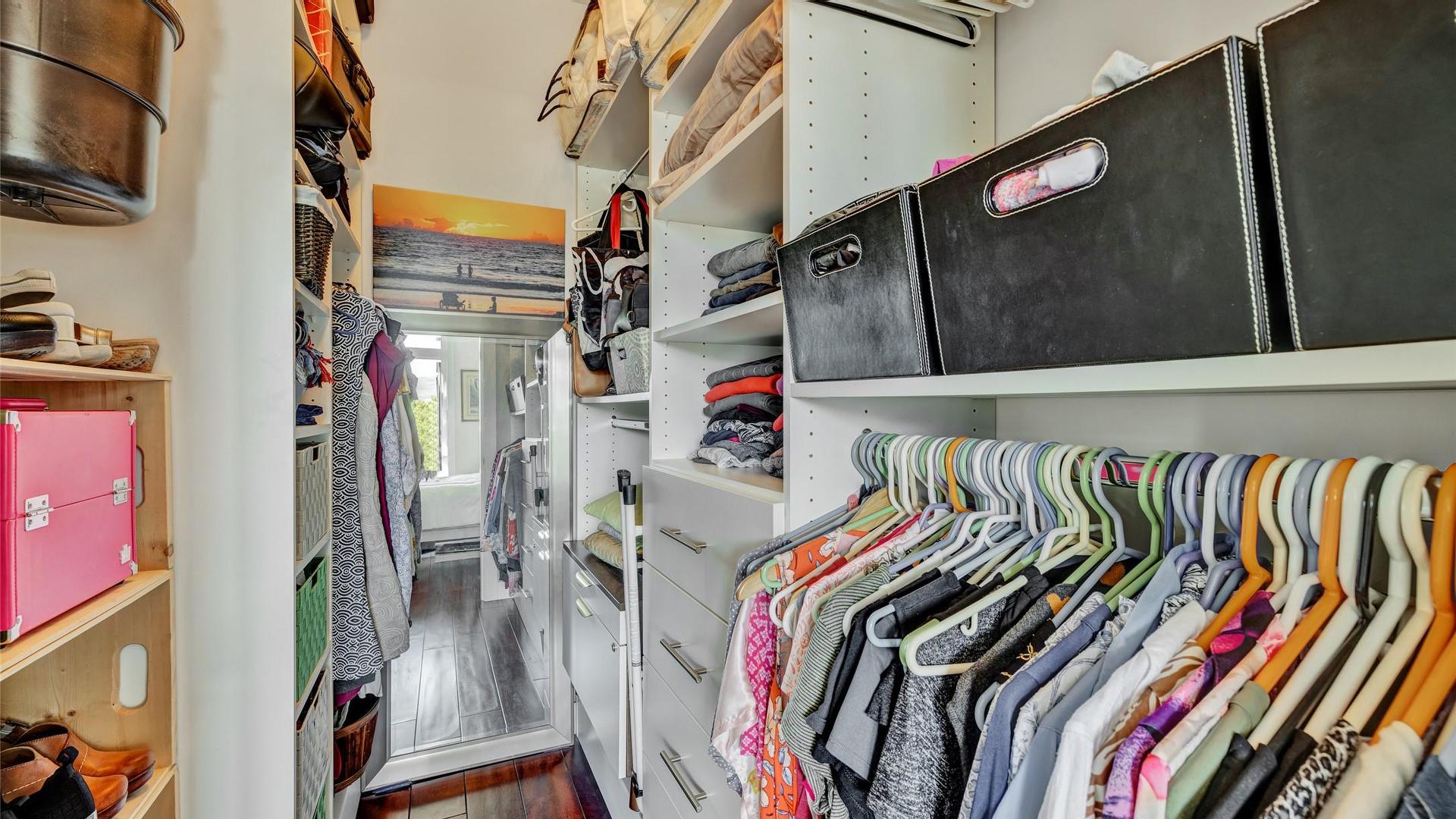 









2901


Abbott

Street, 305,
Kelowna,




BC
V1Y 1G7

