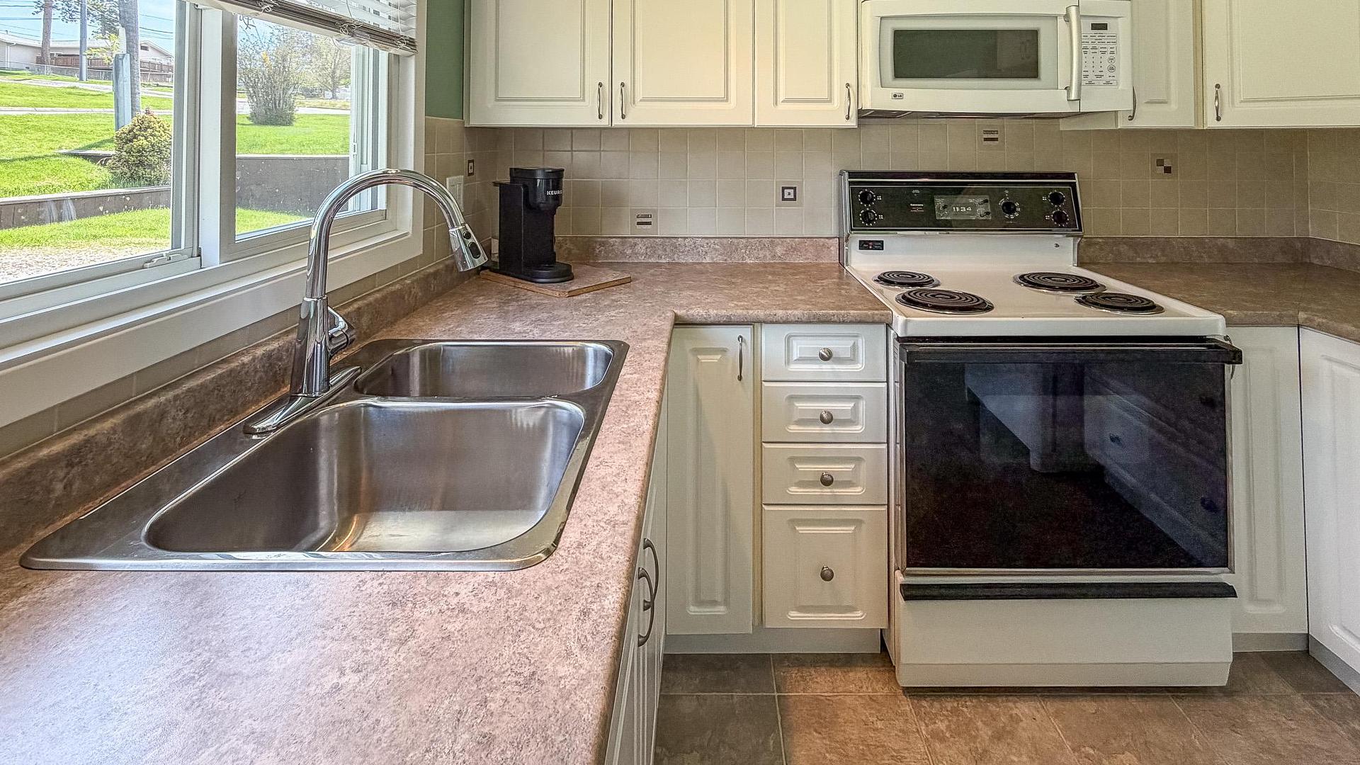 









811


28th

Avenue,
Cranbrook,




BC
V1C 3C8

