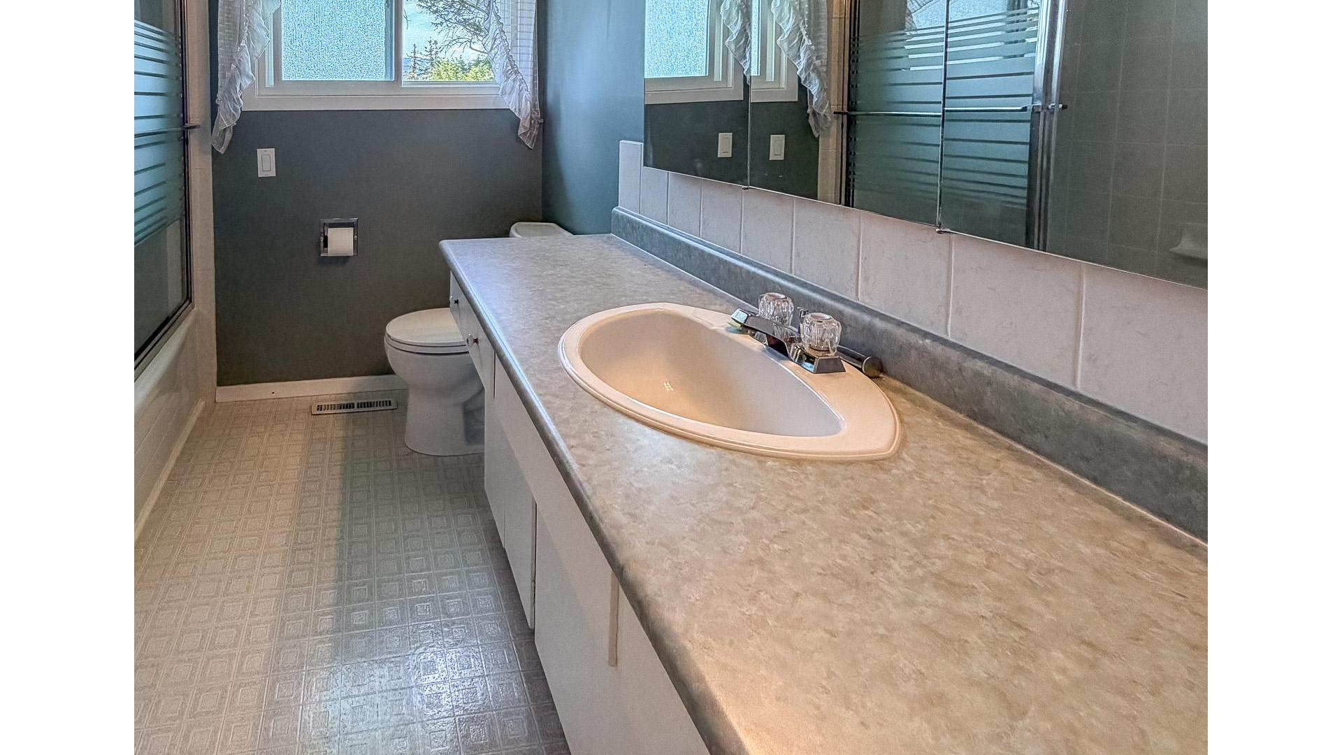 









811


28th

Avenue,
Cranbrook,




BC
V1C 3C8

