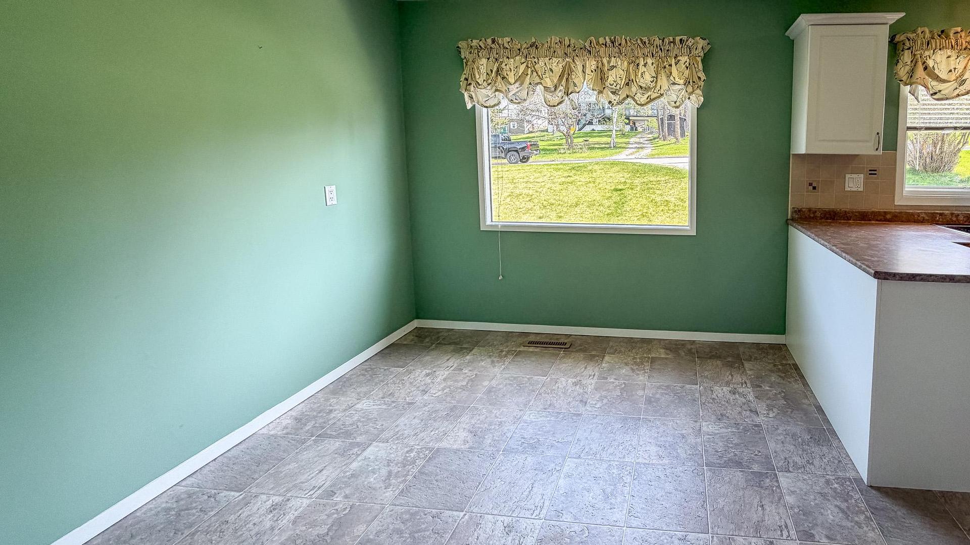 









811


28th

Avenue,
Cranbrook,




BC
V1C 3C8

