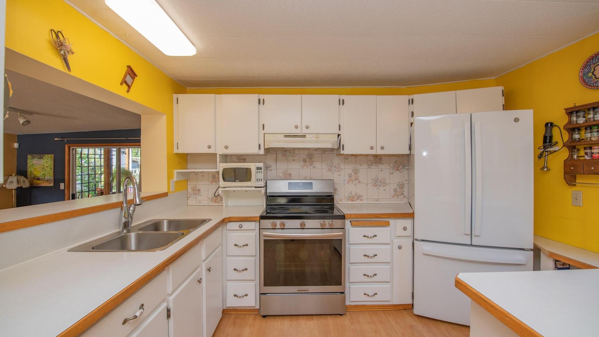 









15401


Kalamalka

Road, 321,
Vernon,




BC
V1B 1Z3

