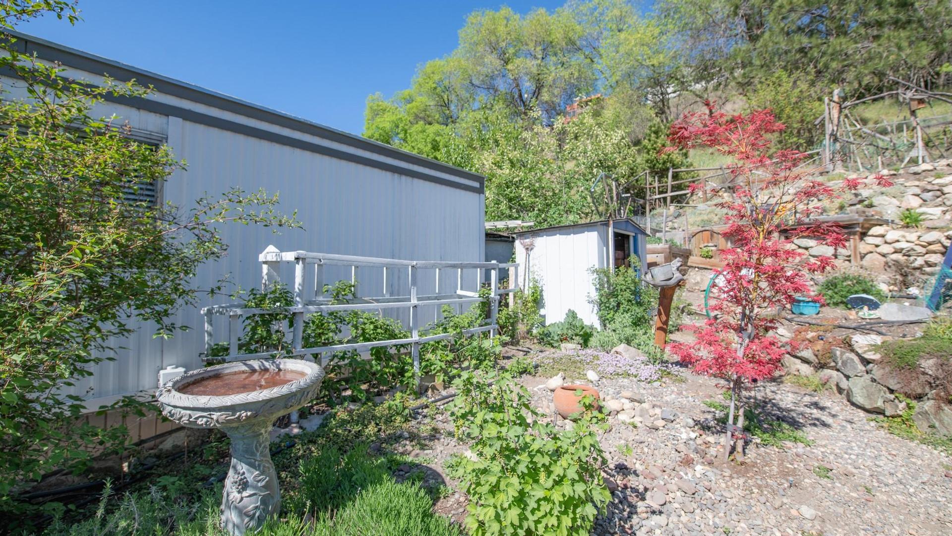 









15401


Kalamalka

Road, 321,
Vernon,




BC
V1B 1Z3

