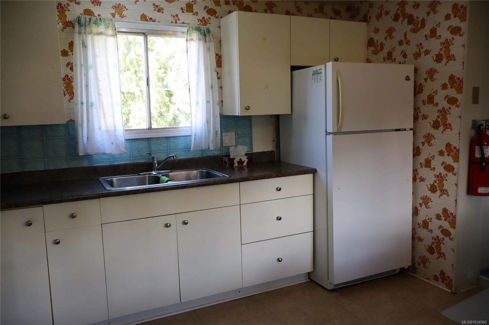 









7281


Klakish

Pl, 73,
Port Hardy,




BC
V0N 2P0

