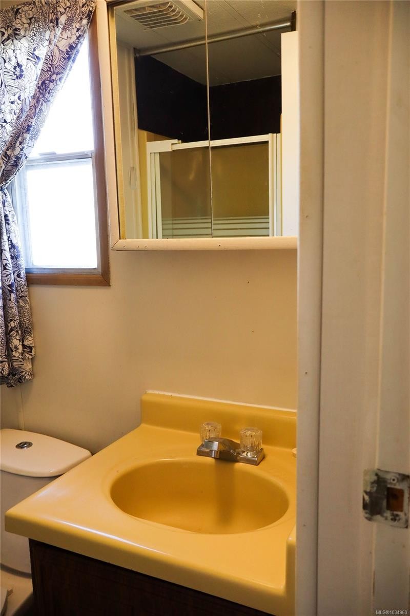 









7281


Klakish

Pl, 73,
Port Hardy,




BC
V0N 2P0

