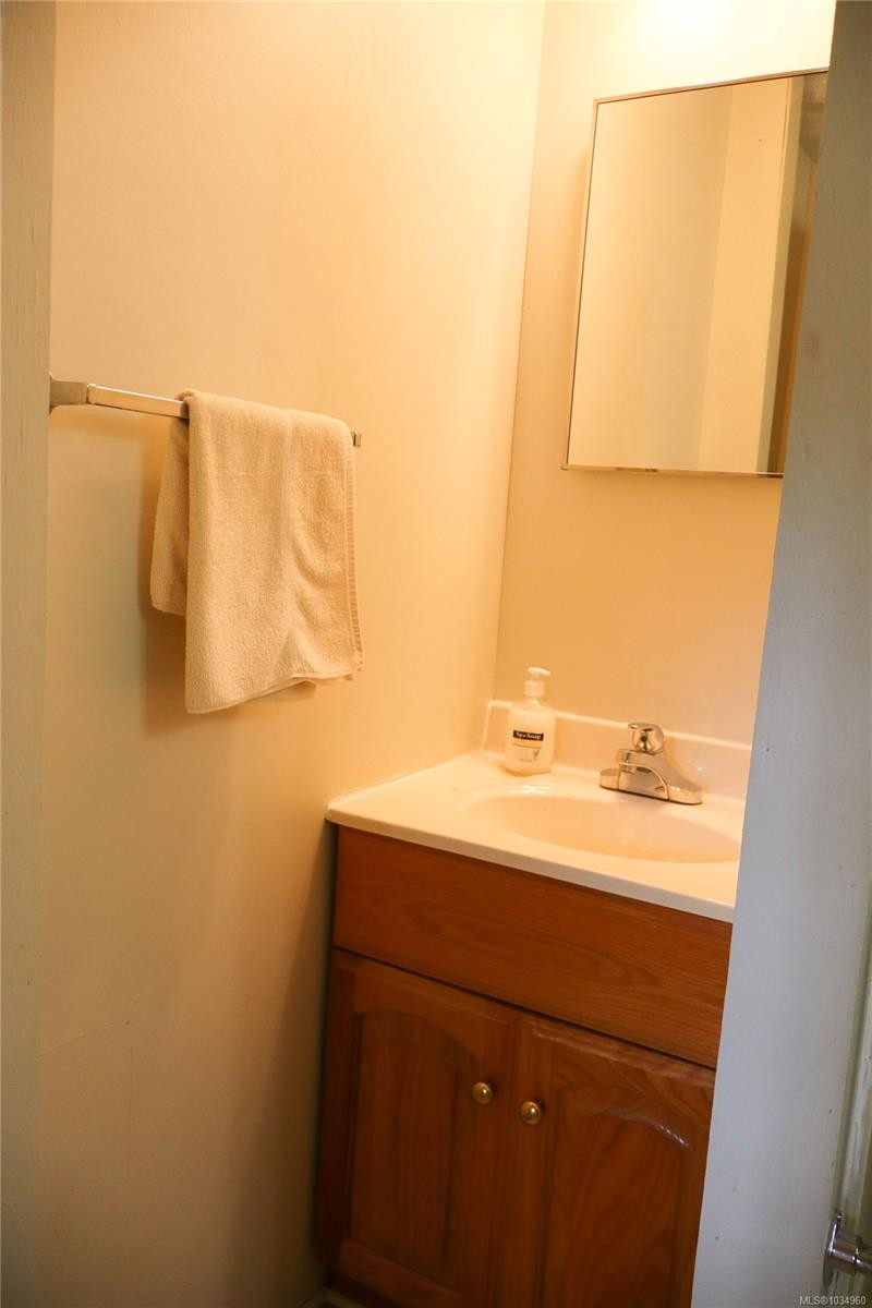 









7281


Klakish

Pl, 73,
Port Hardy,




BC
V0N 2P0

