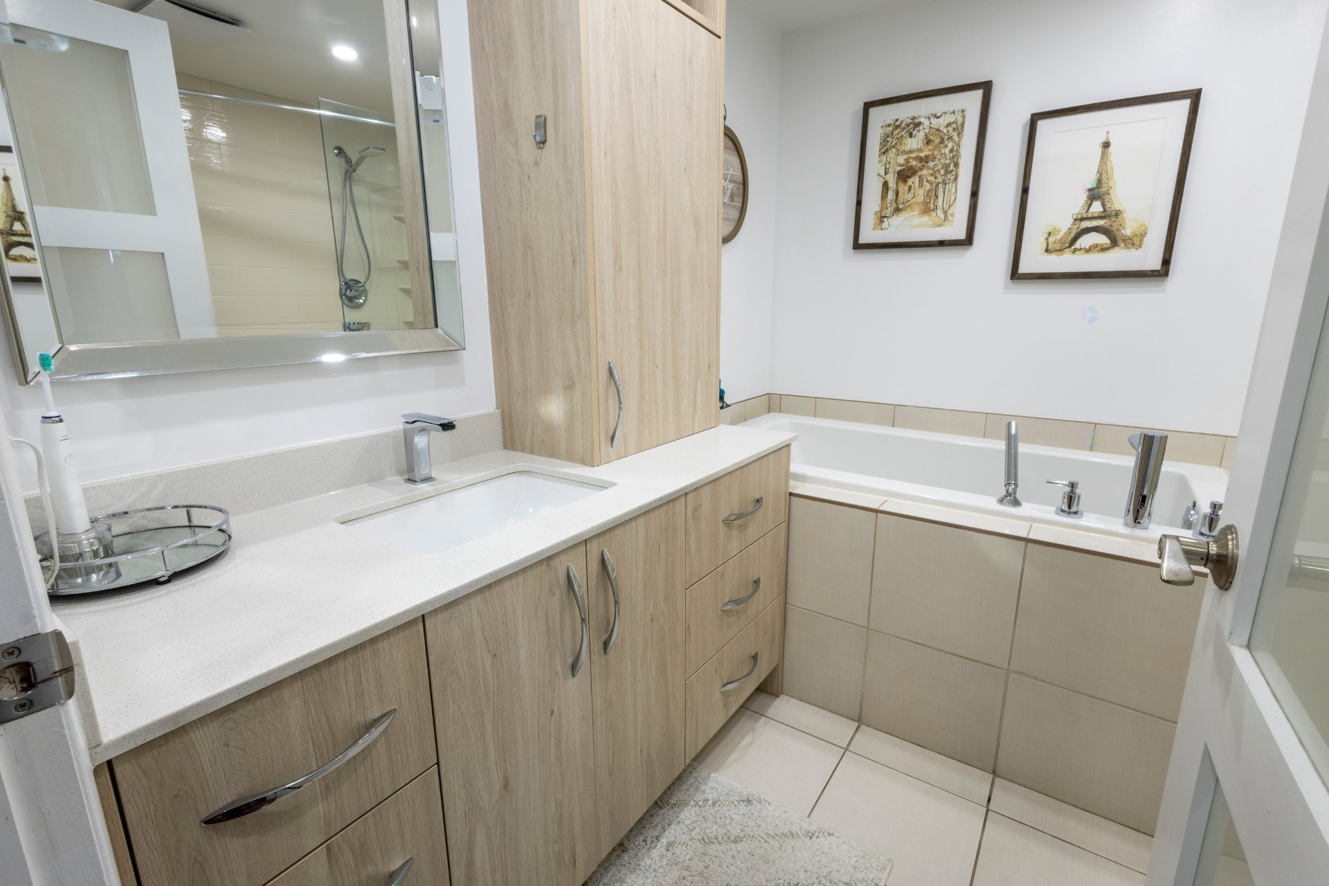 









7705


Rue du Mans

, 1502,
Montréal (Saint-Léonard),




QC
H1S2A2

