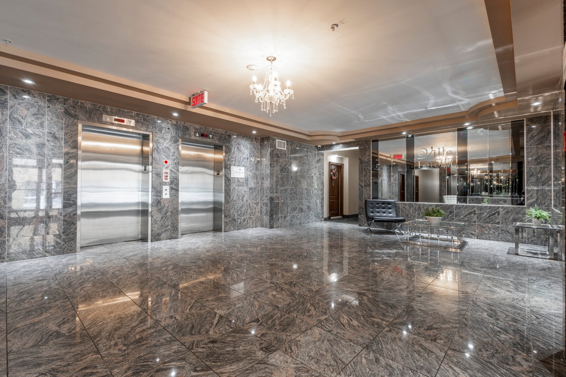 









7705


Rue du Mans

, 1502,
Montréal (Saint-Léonard),




QC
H1S2A2

